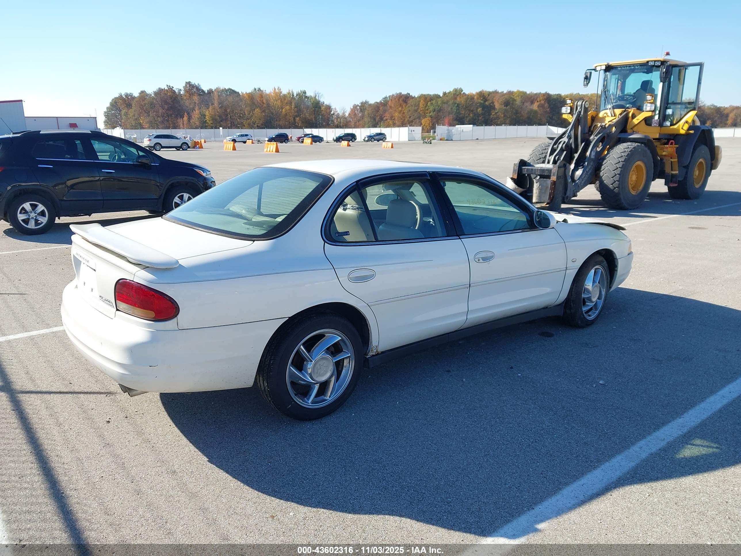 OLDSMOBILE INTRIGUE image 4