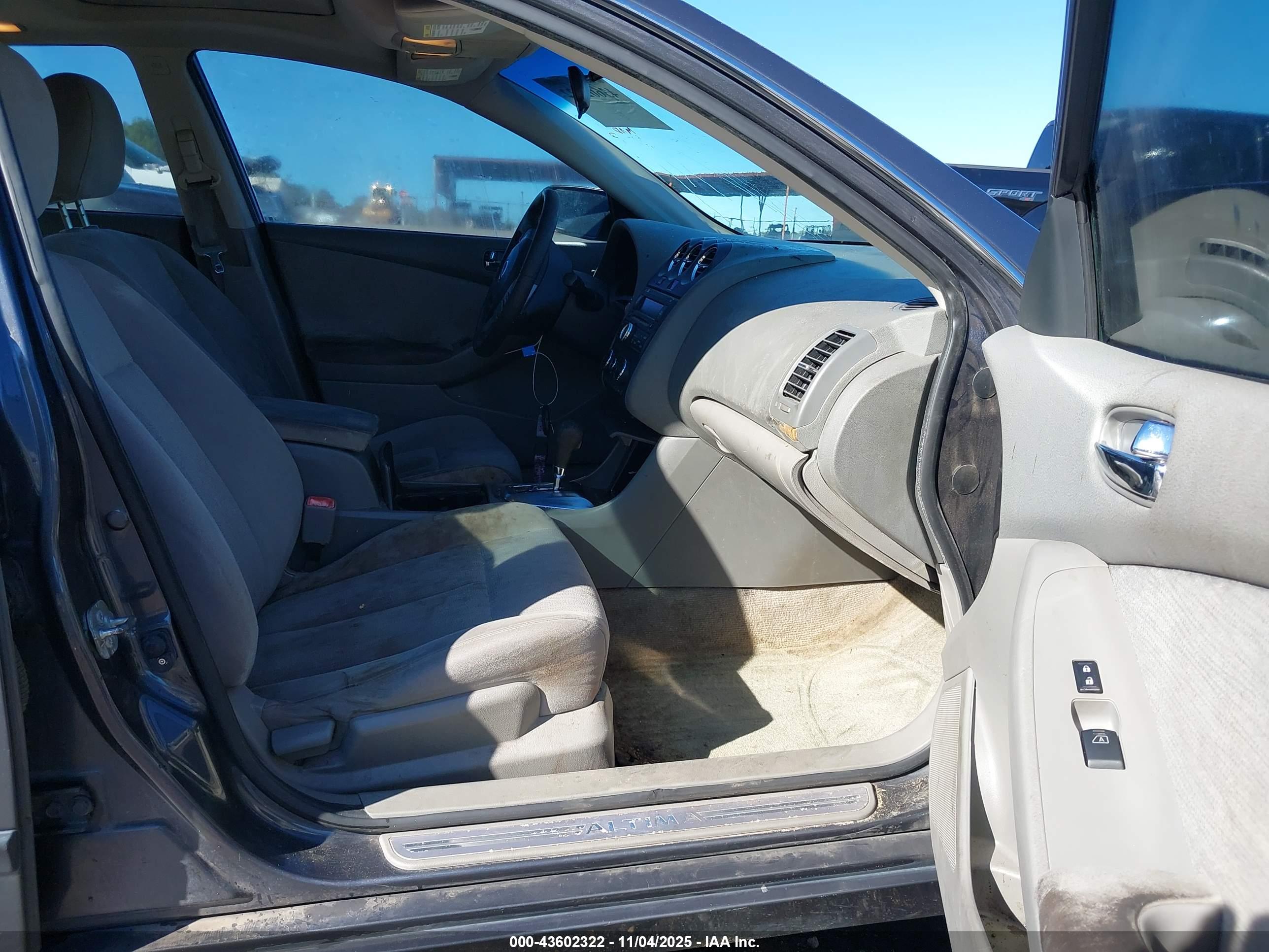NISSAN ALTIMA image 5