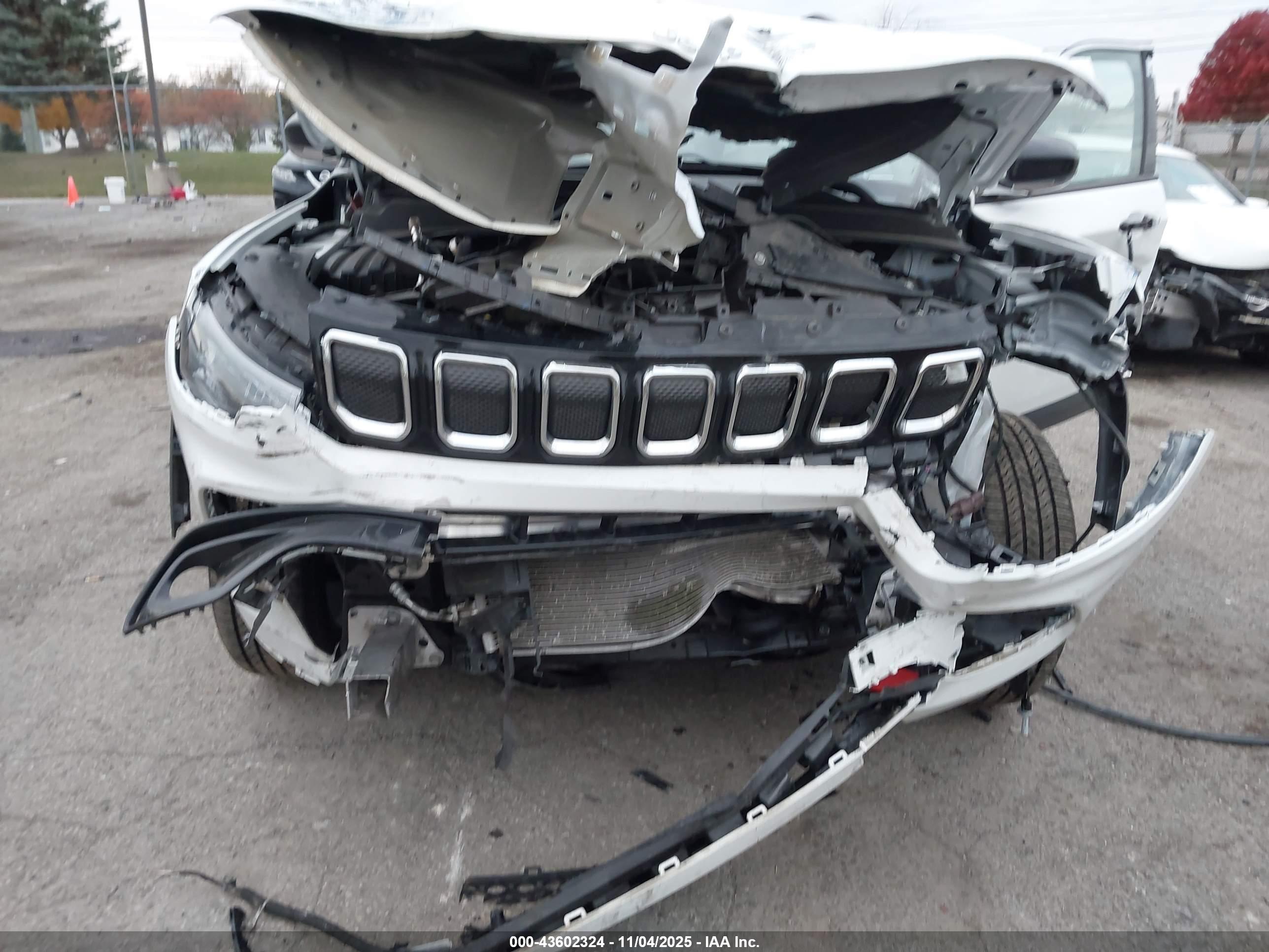 JEEP COMPASS image 6