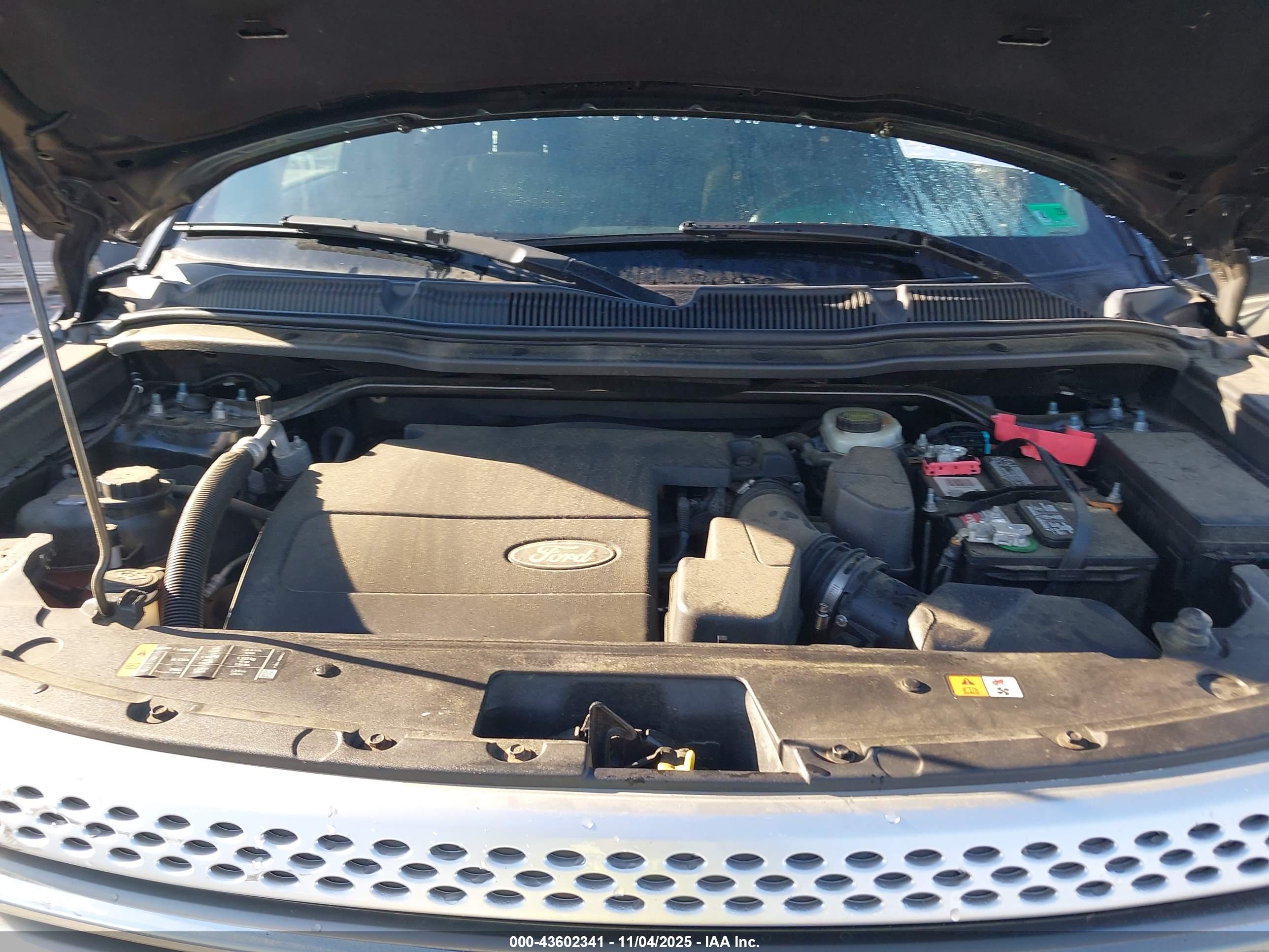 FORD EXPLORER image 10