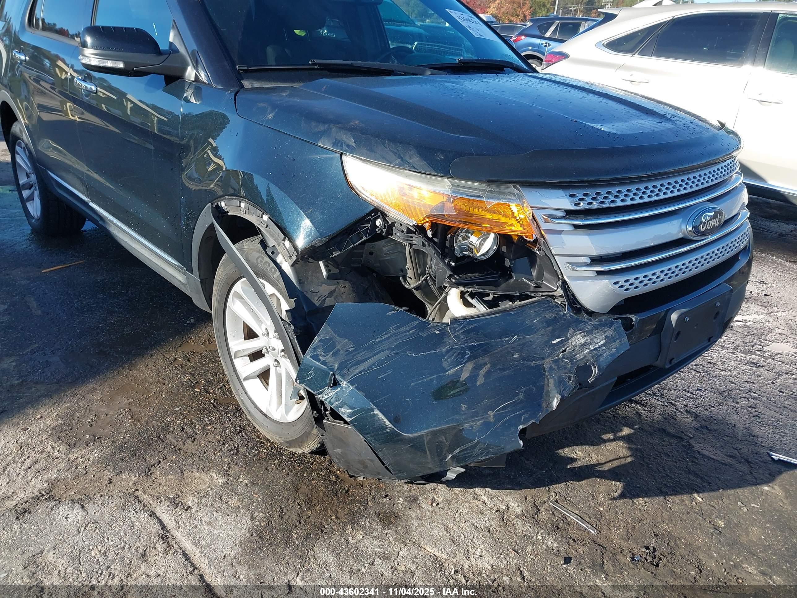FORD EXPLORER image 6