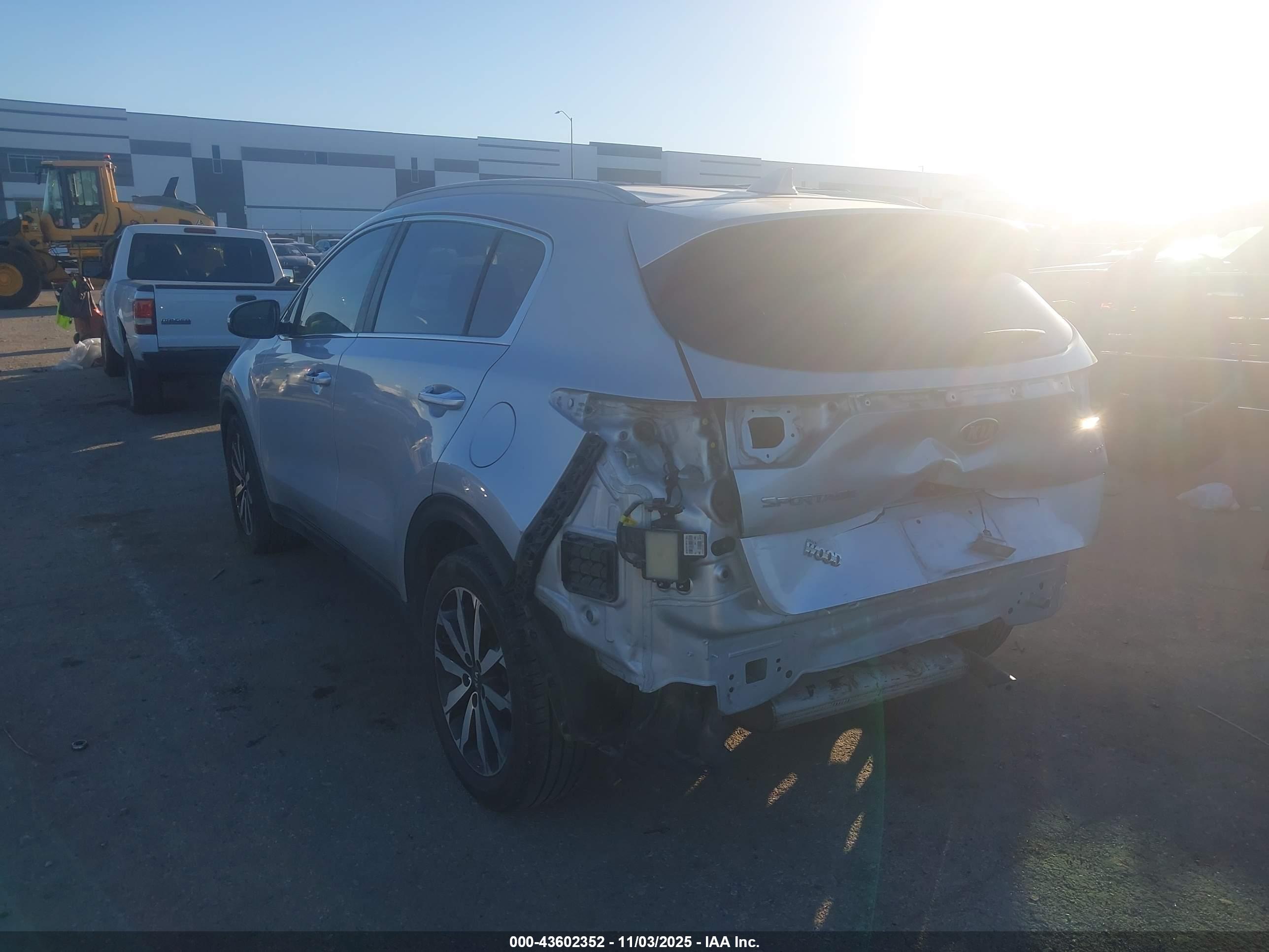 KIA SPORTAGE image 3