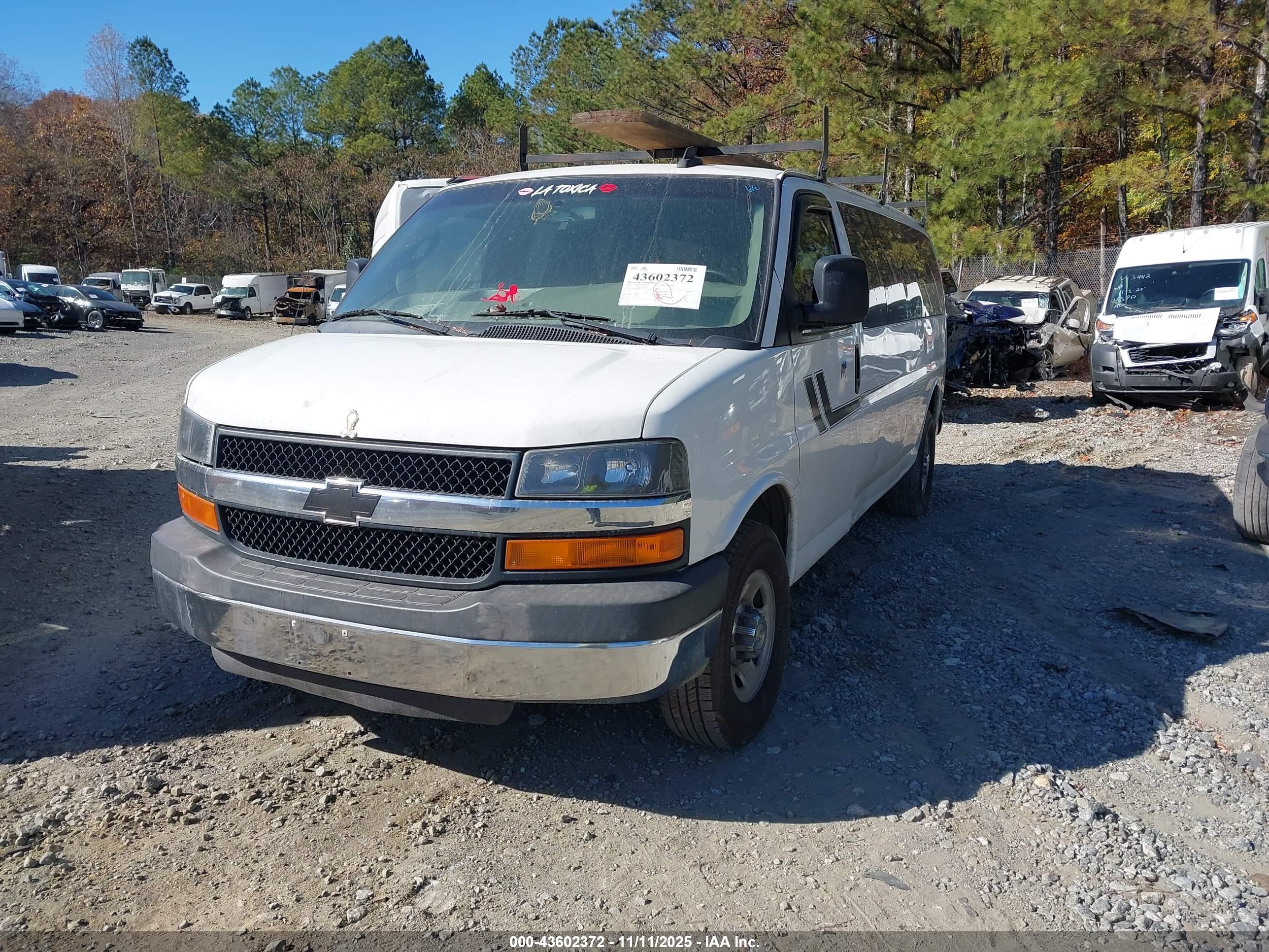 CHEVROLET EXPRESS image 2
