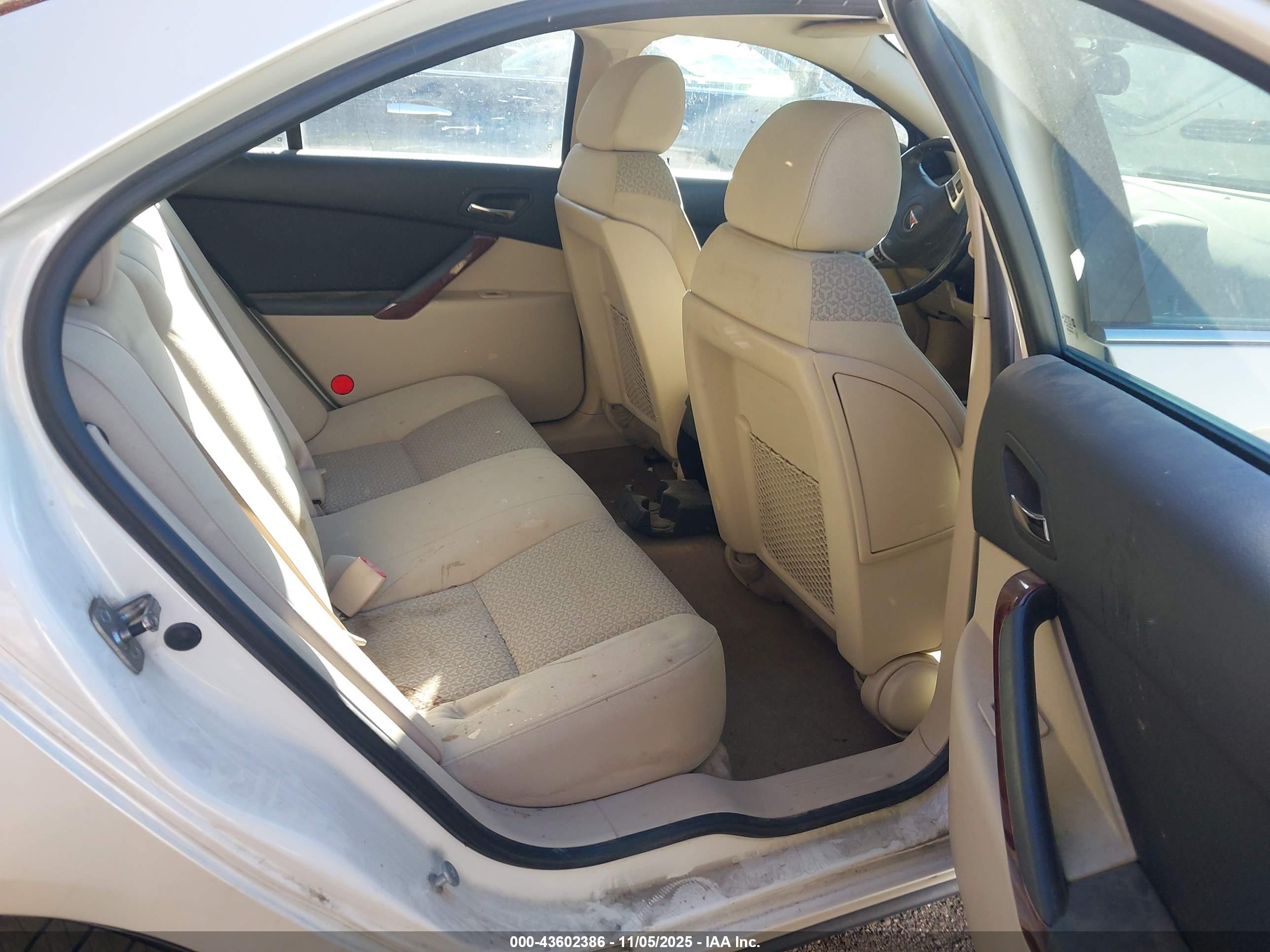 PONTIAC G6 image 8