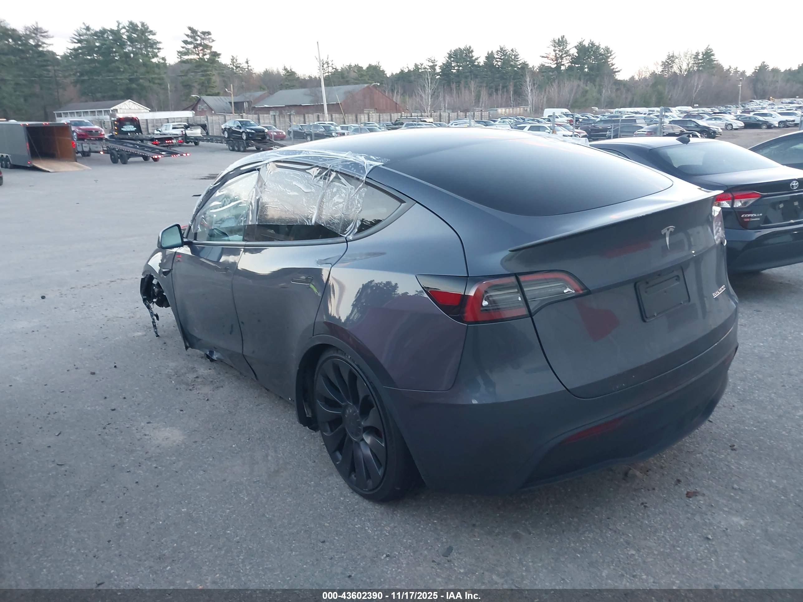 TESLA MODEL image 3