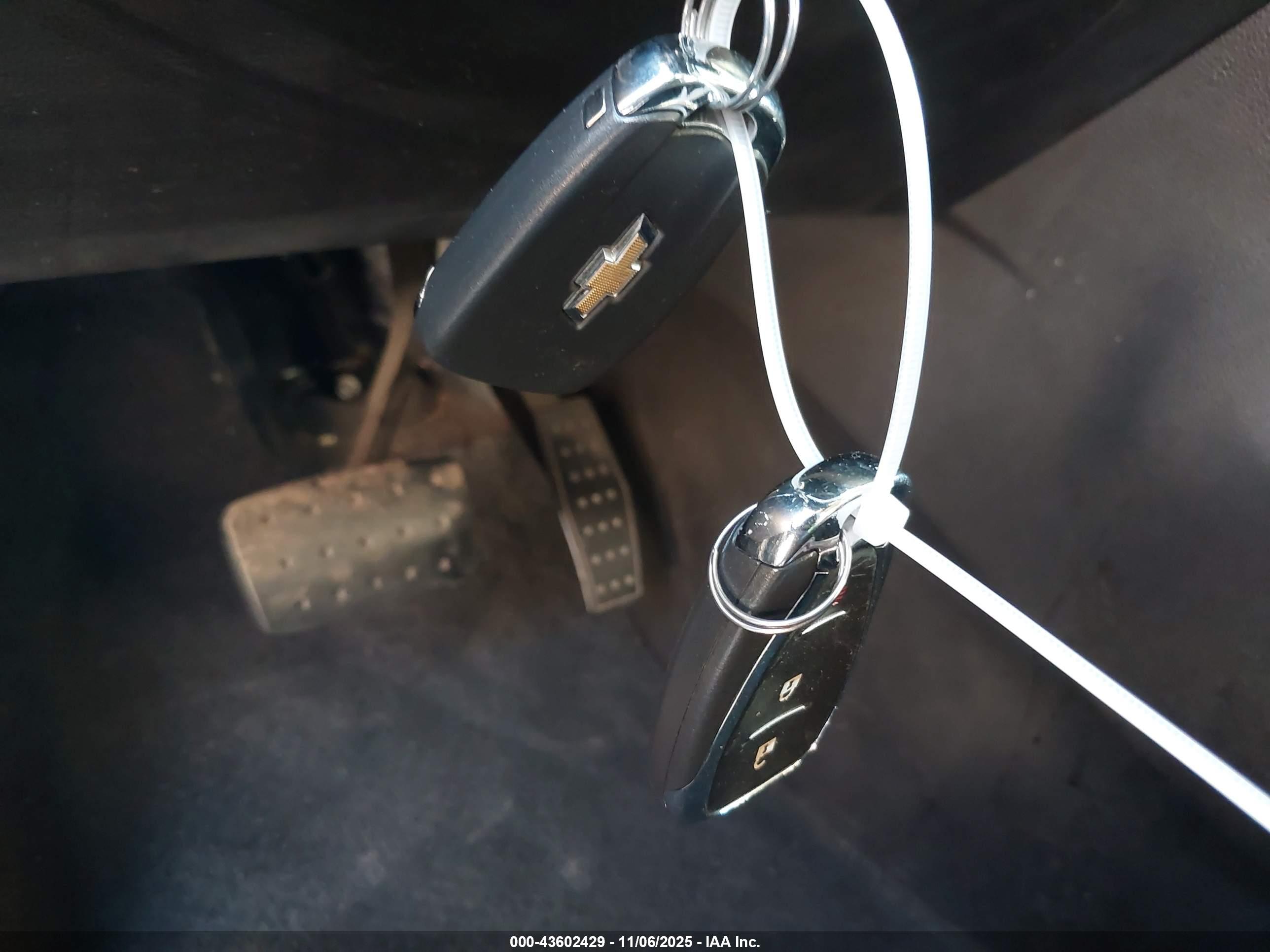 CHEVROLET TRAVERSE image 11