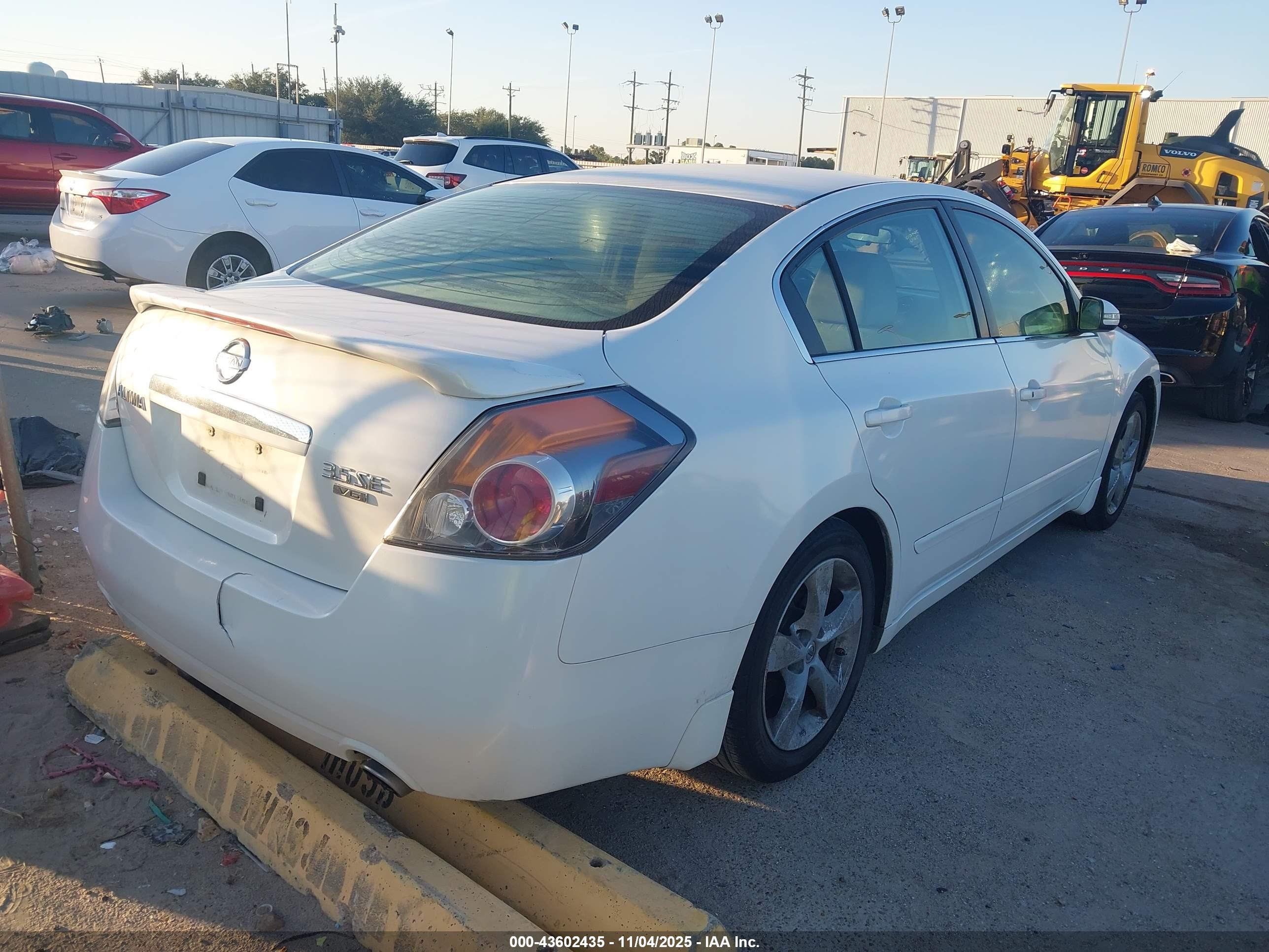 NISSAN ALTIMA image 4