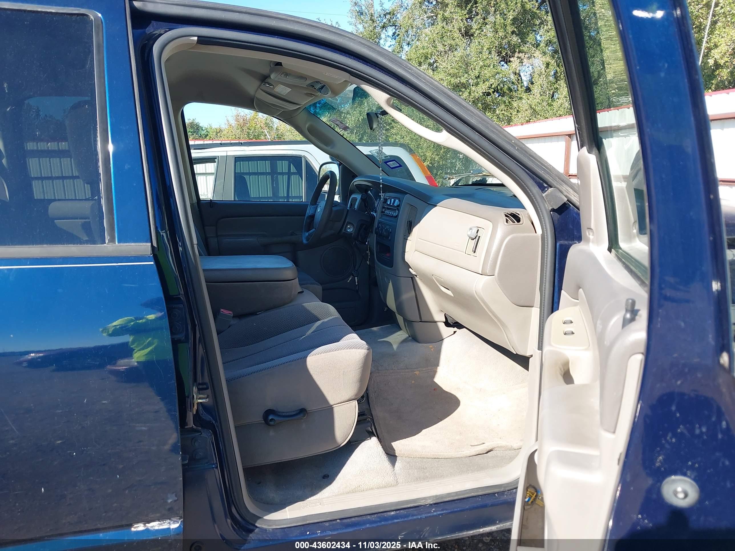 DODGE RAM image 5