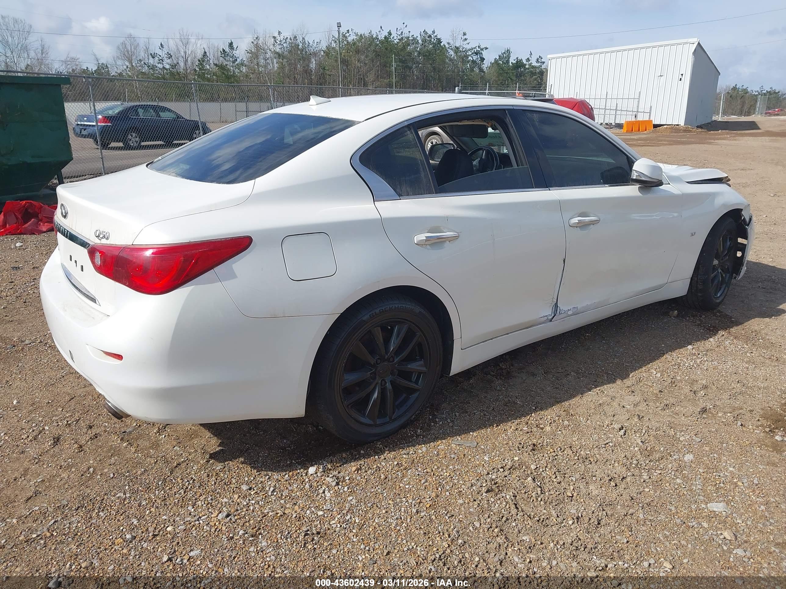 INFINITI Q50 image 4
