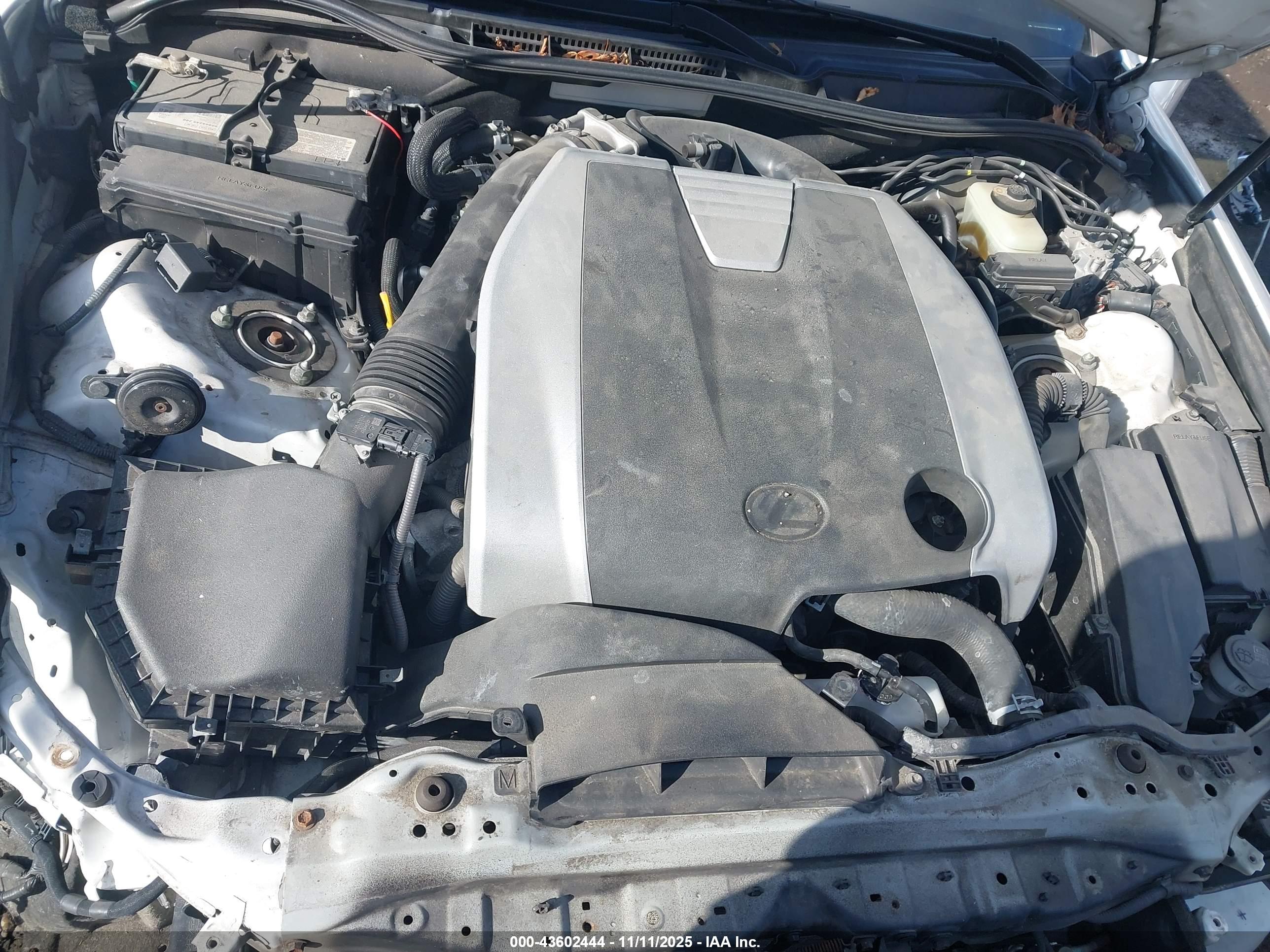 LEXUS IS image 10