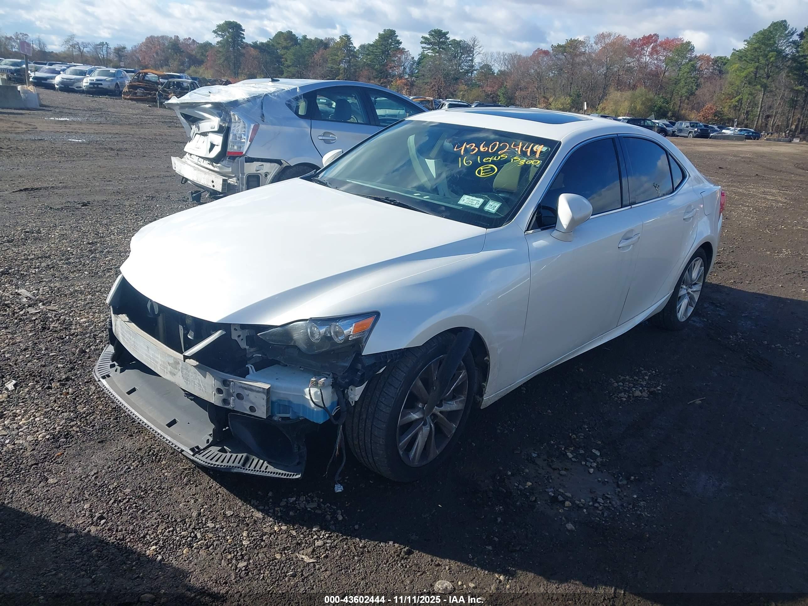 LEXUS IS image 2
