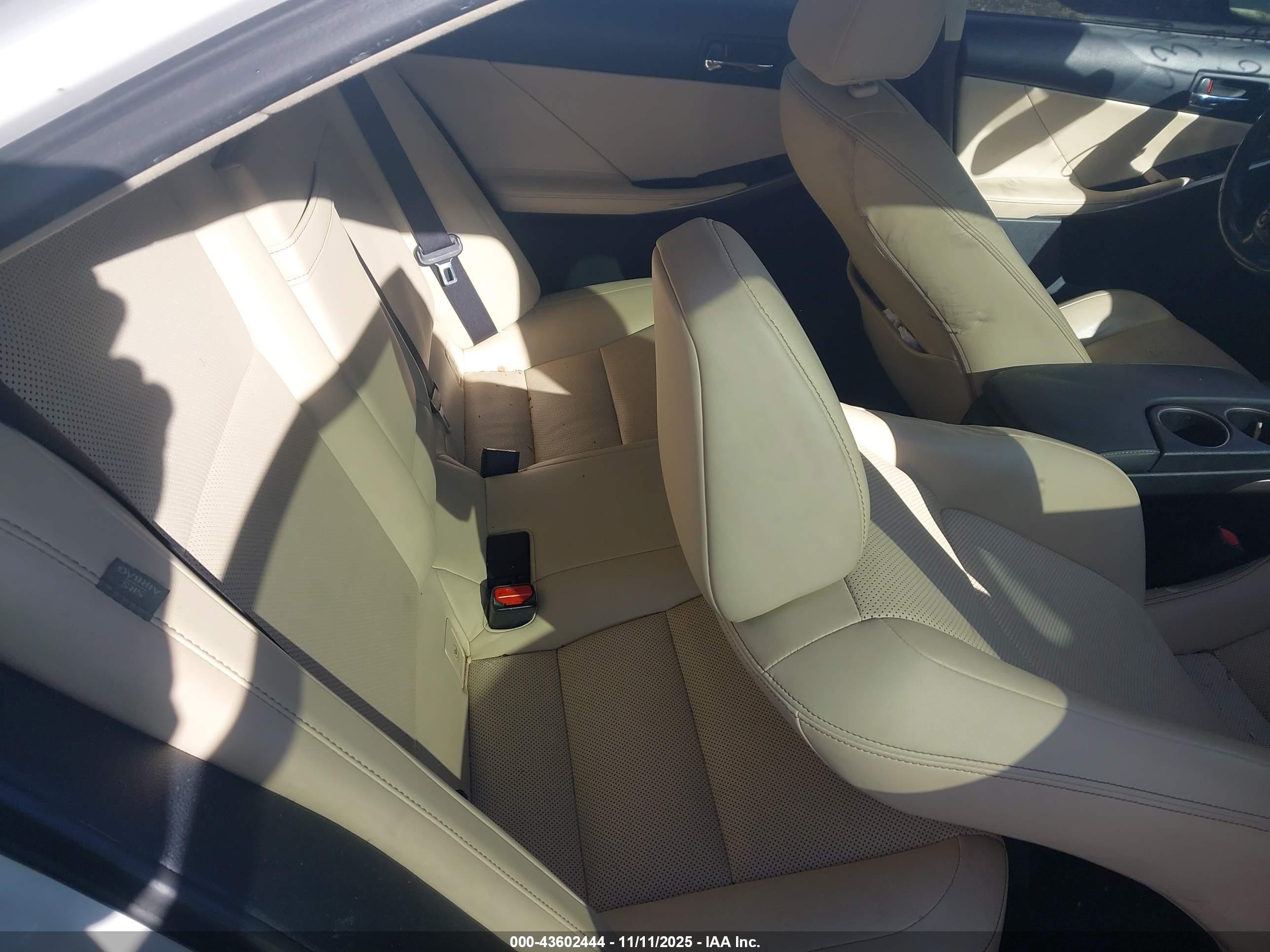 LEXUS IS image 8
