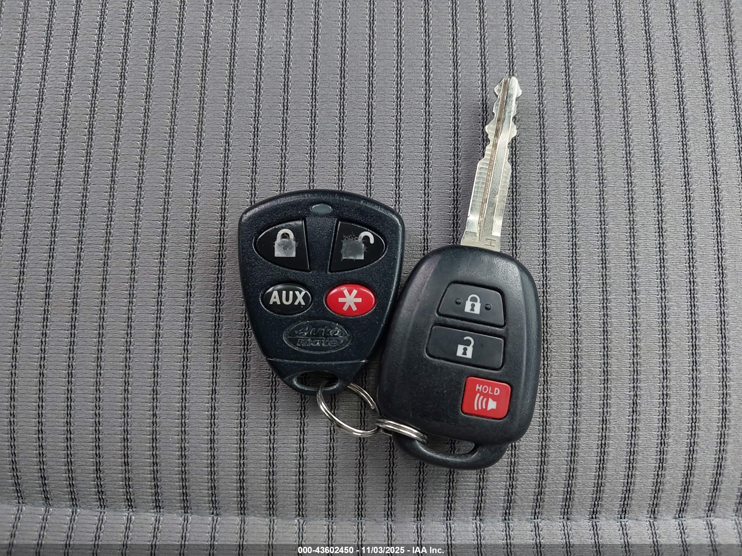 TOYOTA RAV4 image 11