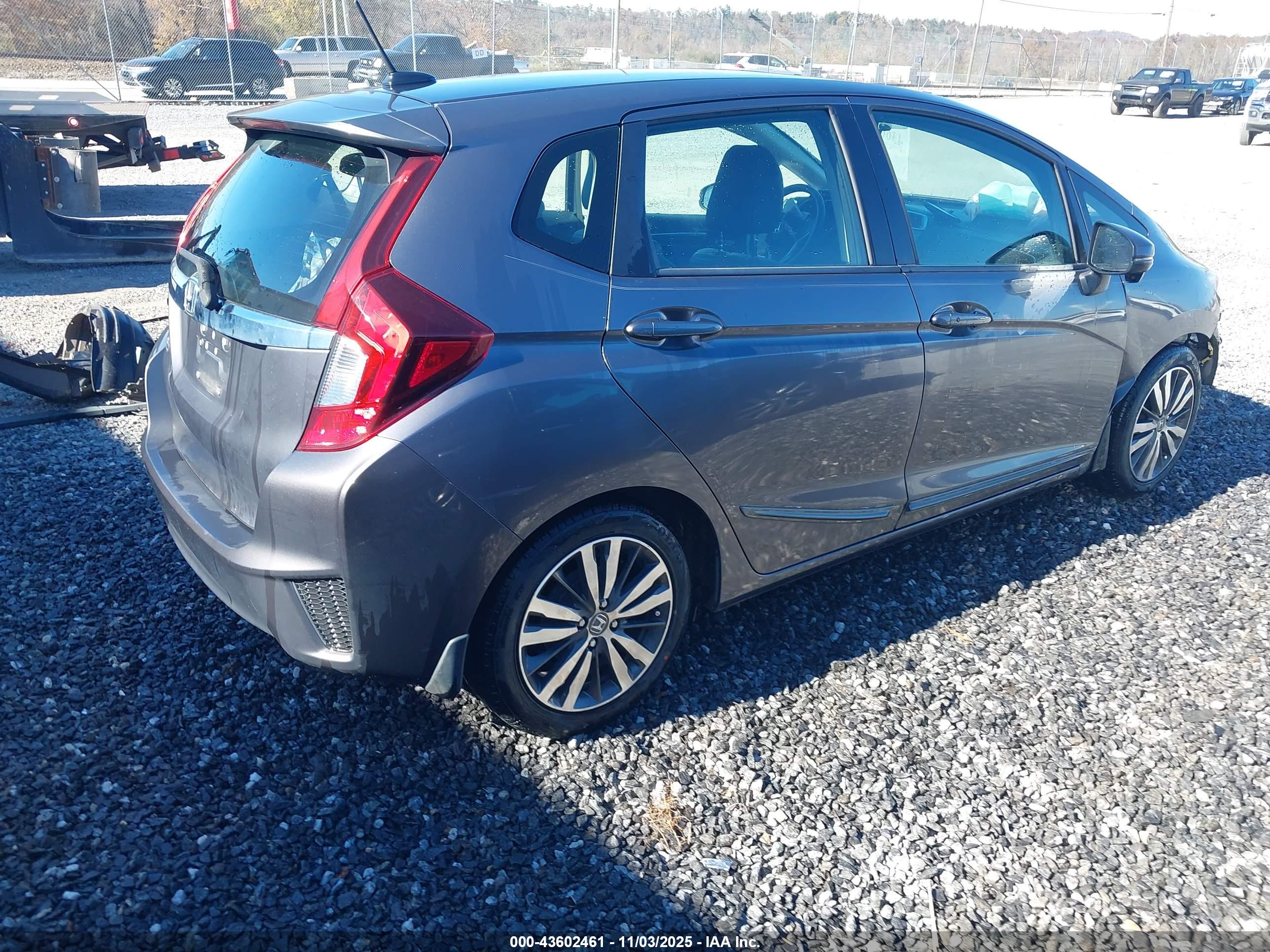 HONDA FIT image 4