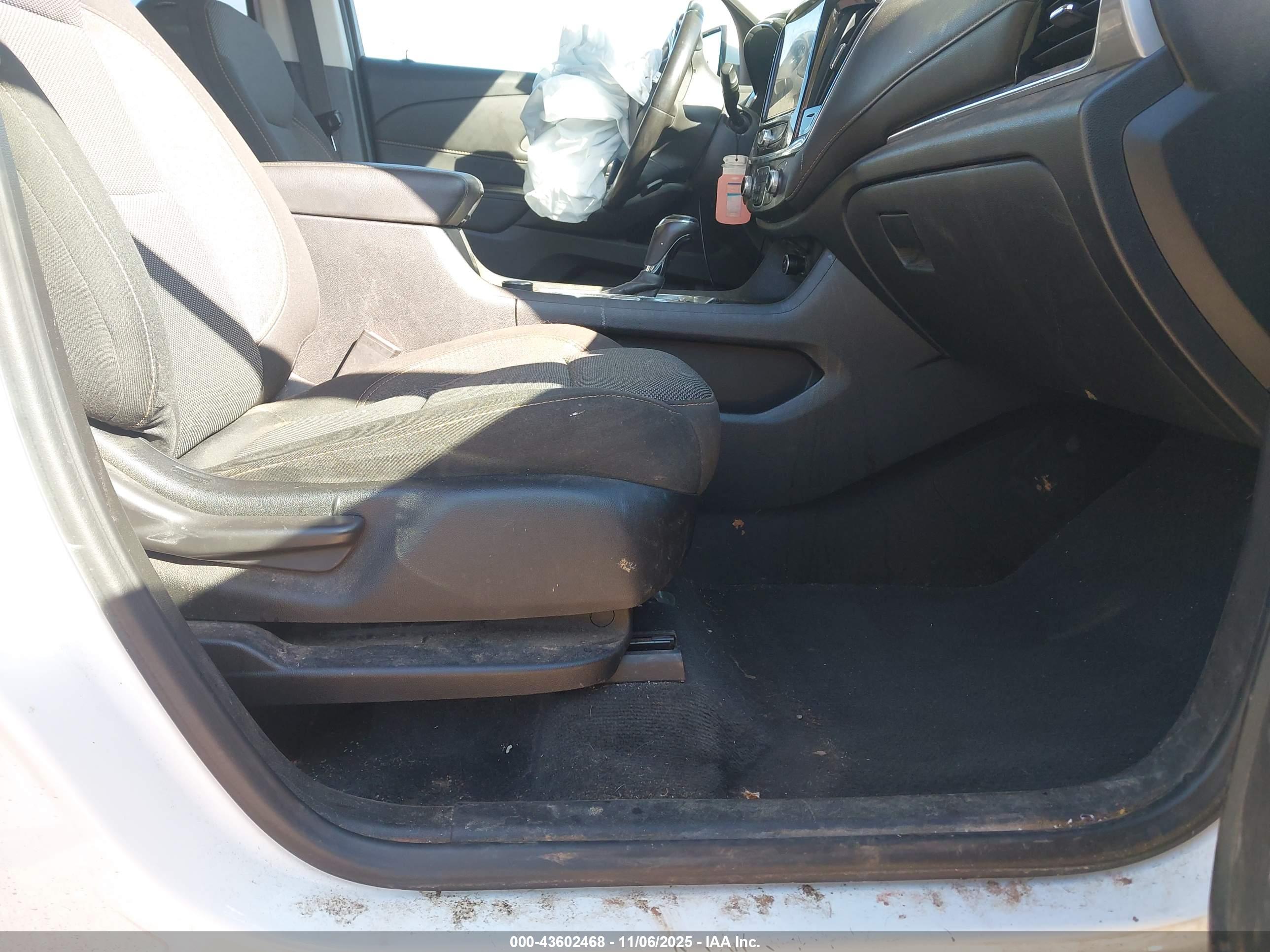 CHEVROLET TRAVERSE image 5
