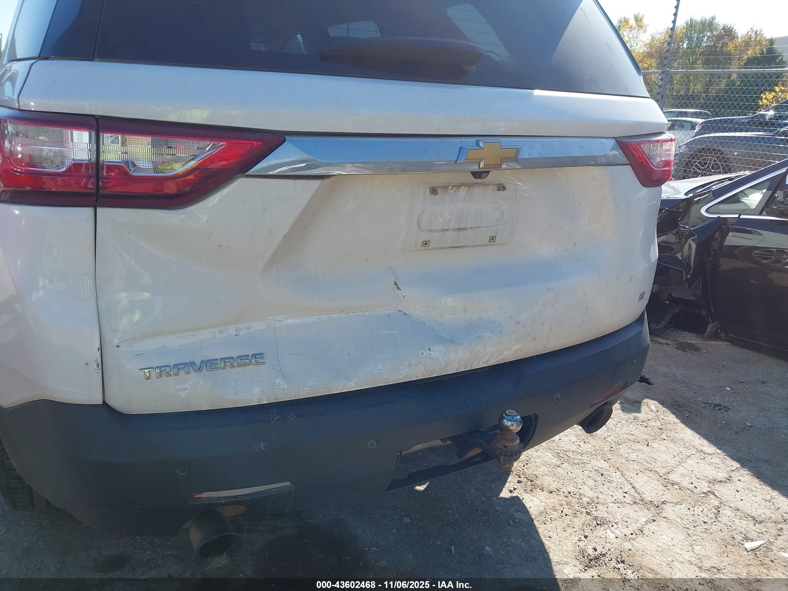 CHEVROLET TRAVERSE image 6
