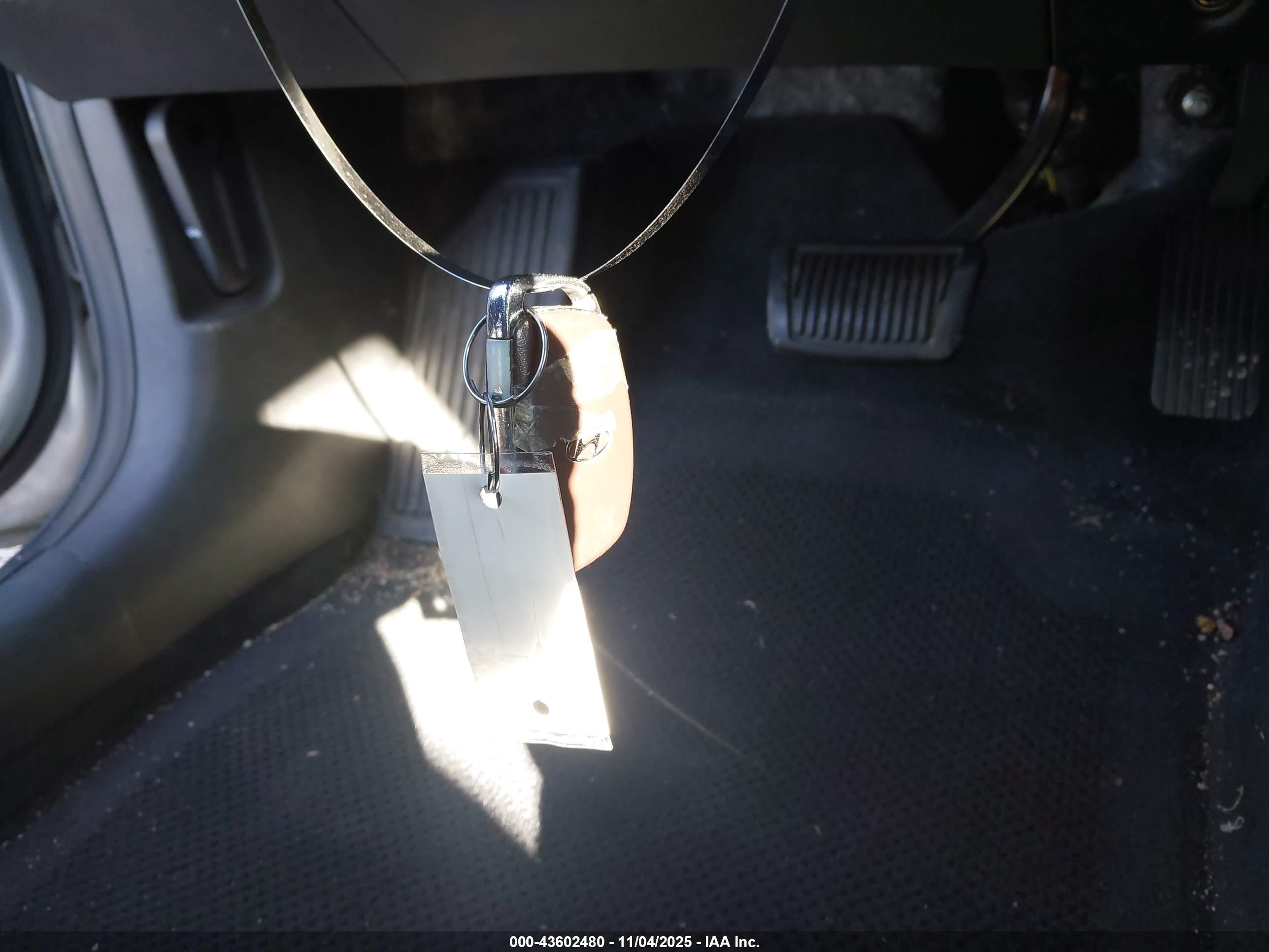 HYUNDAI ELANTRA image 11