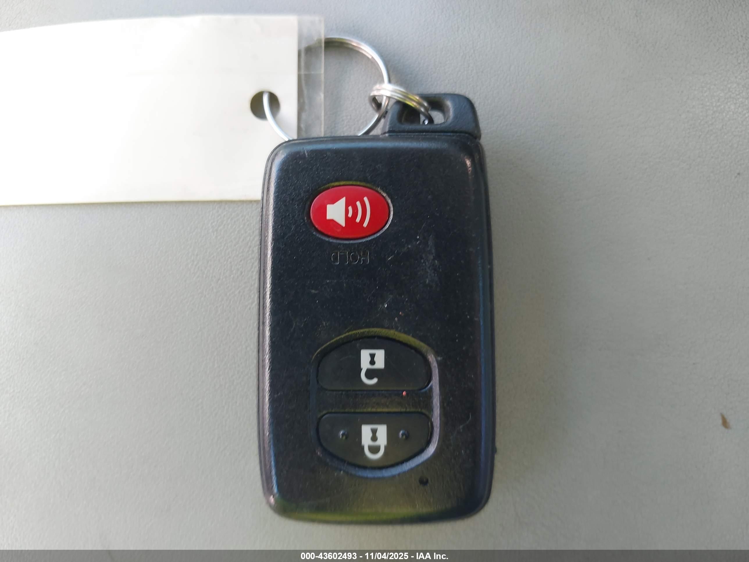 TOYOTA PRIUS image 11