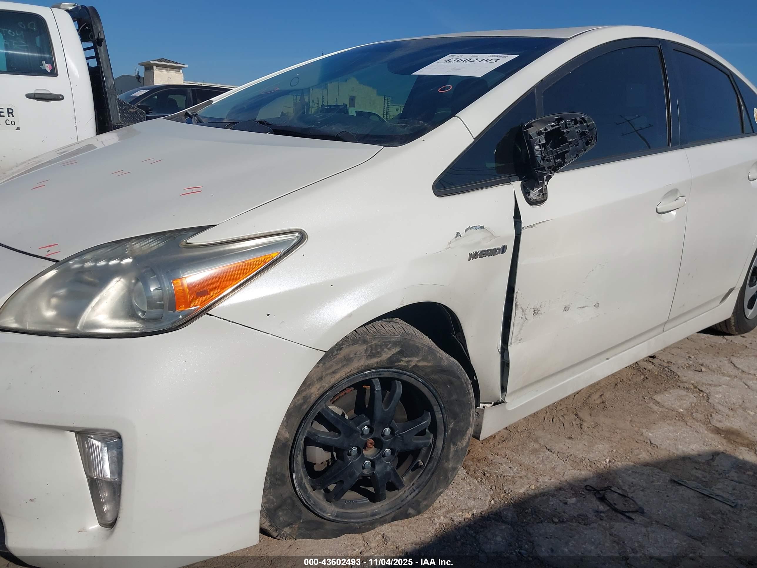 TOYOTA PRIUS image 6
