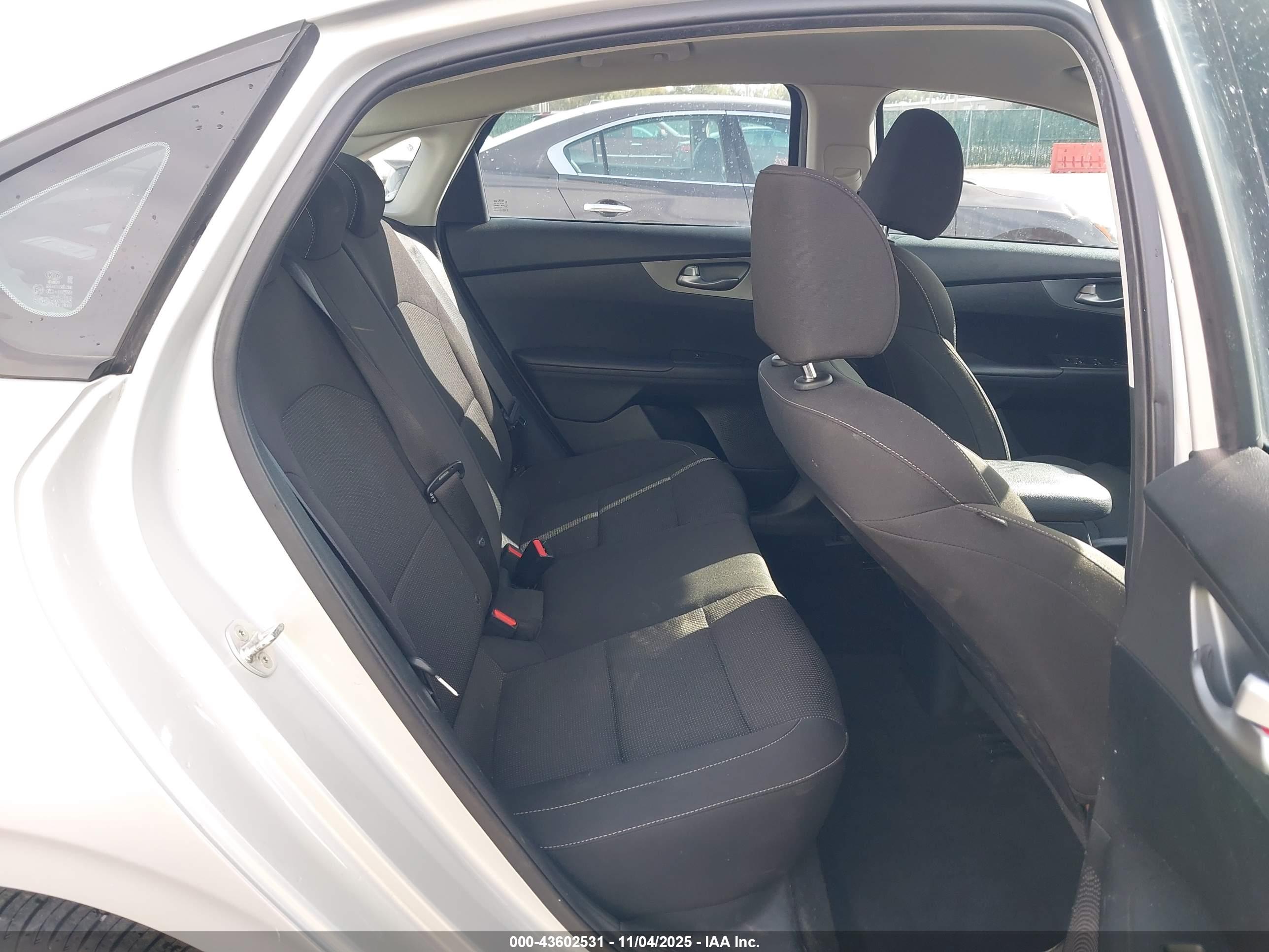 KIA FORTE image 8
