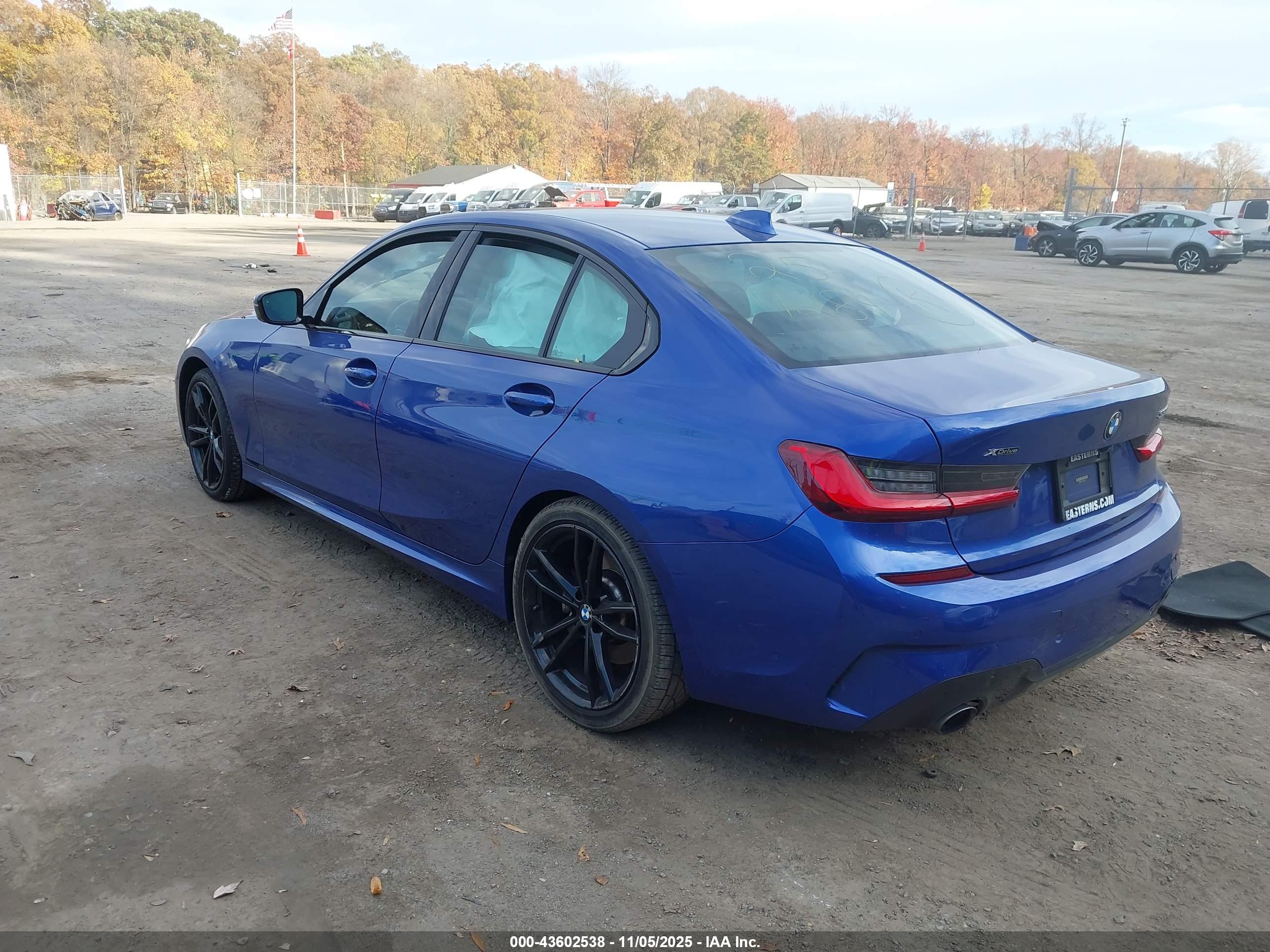BMW 330I image 3