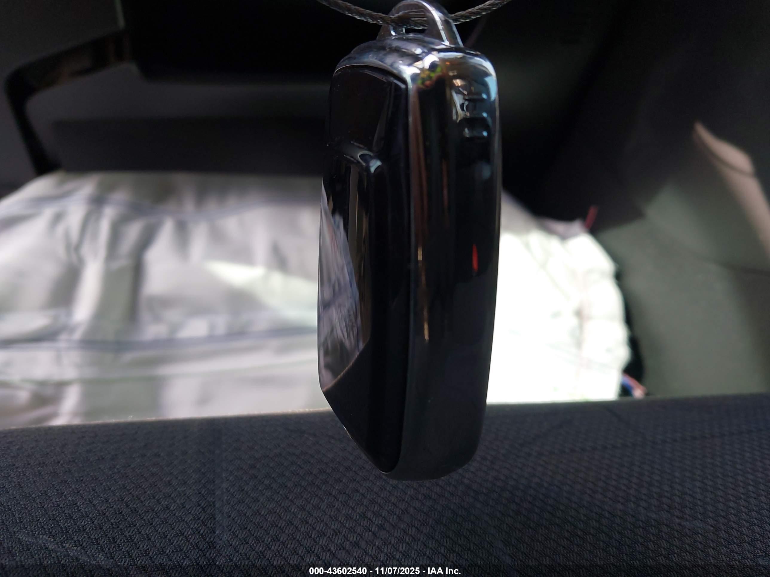 TOYOTA RAV4 image 11