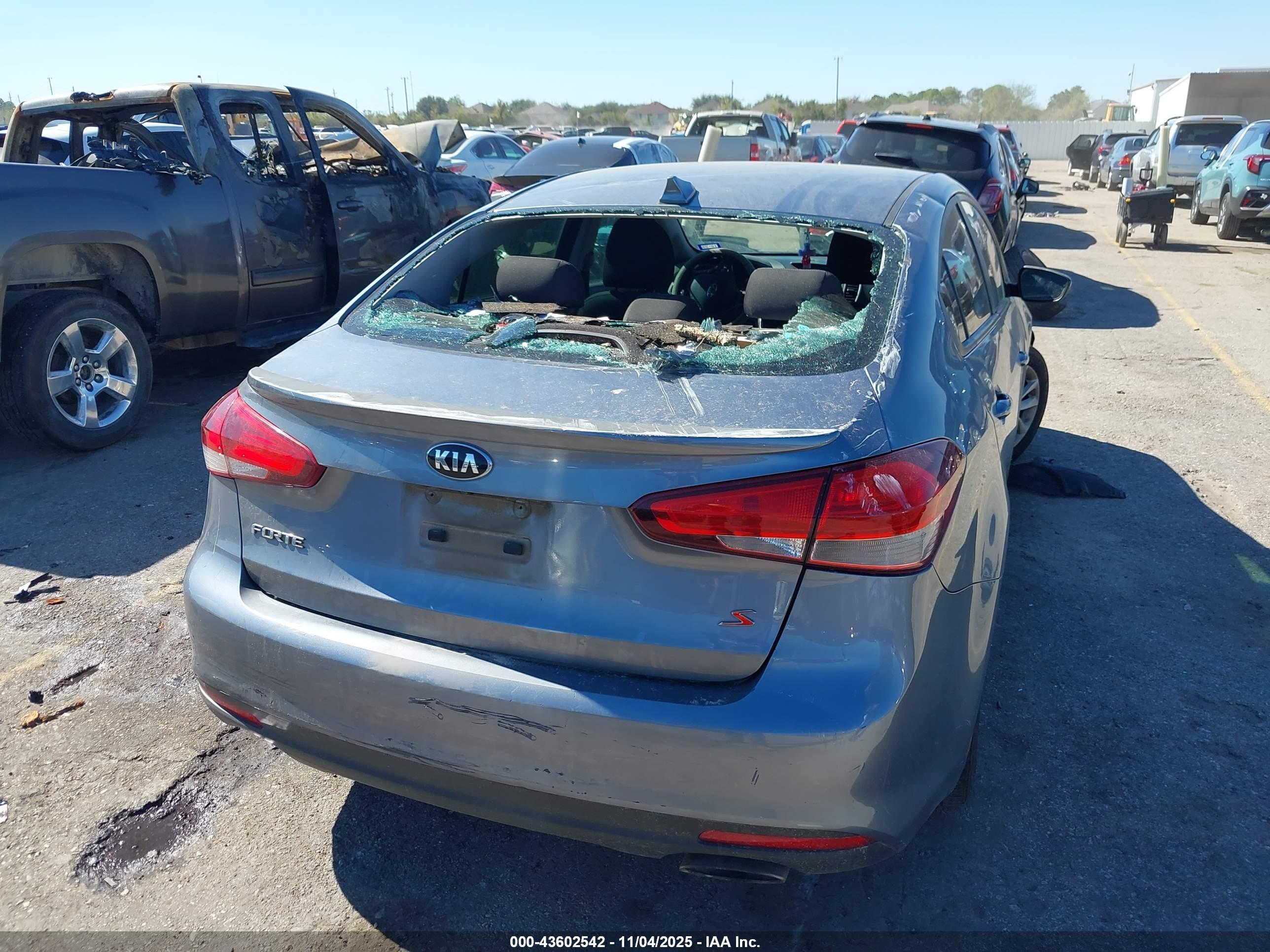 KIA FORTE image 6