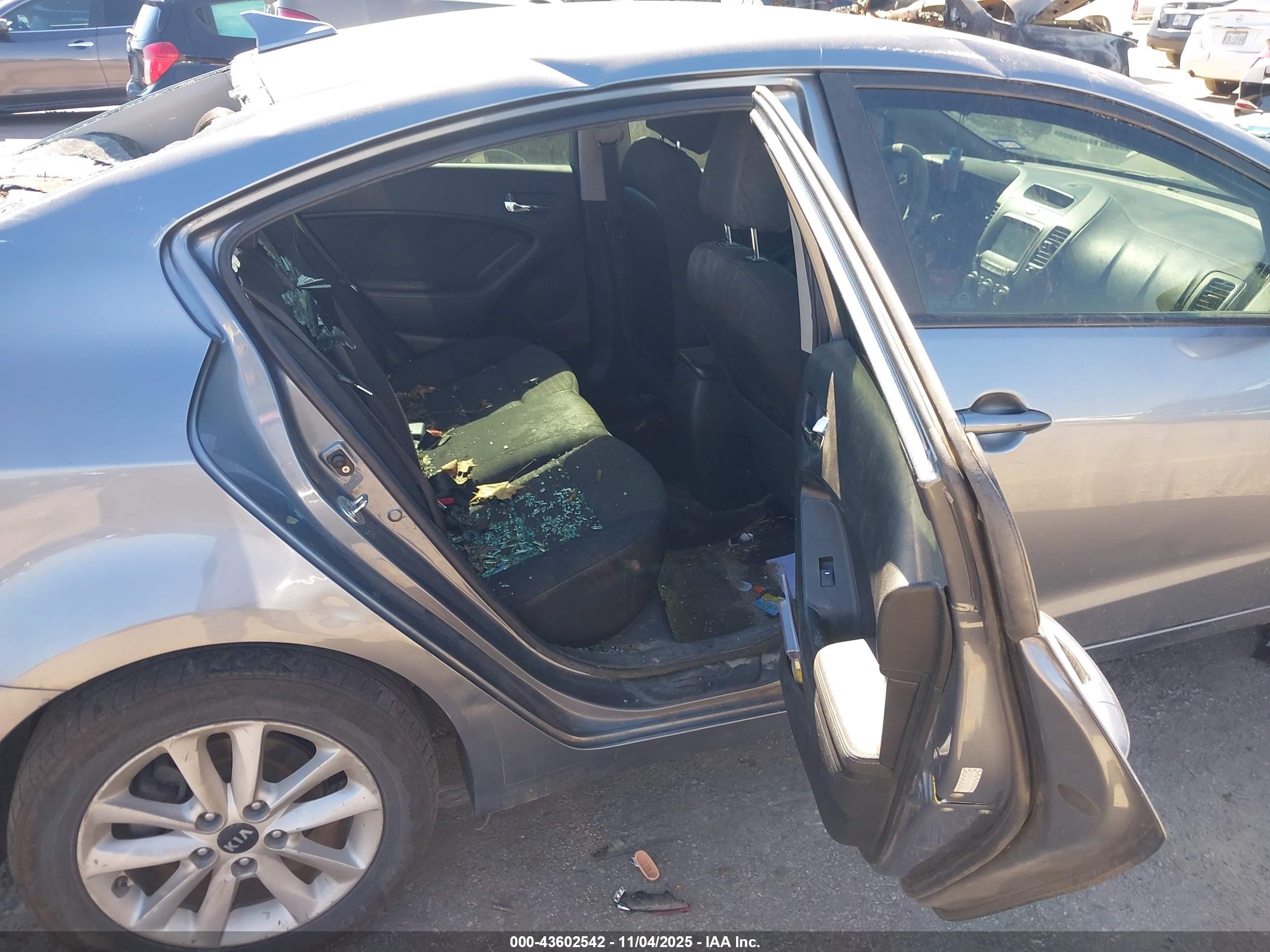KIA FORTE image 8