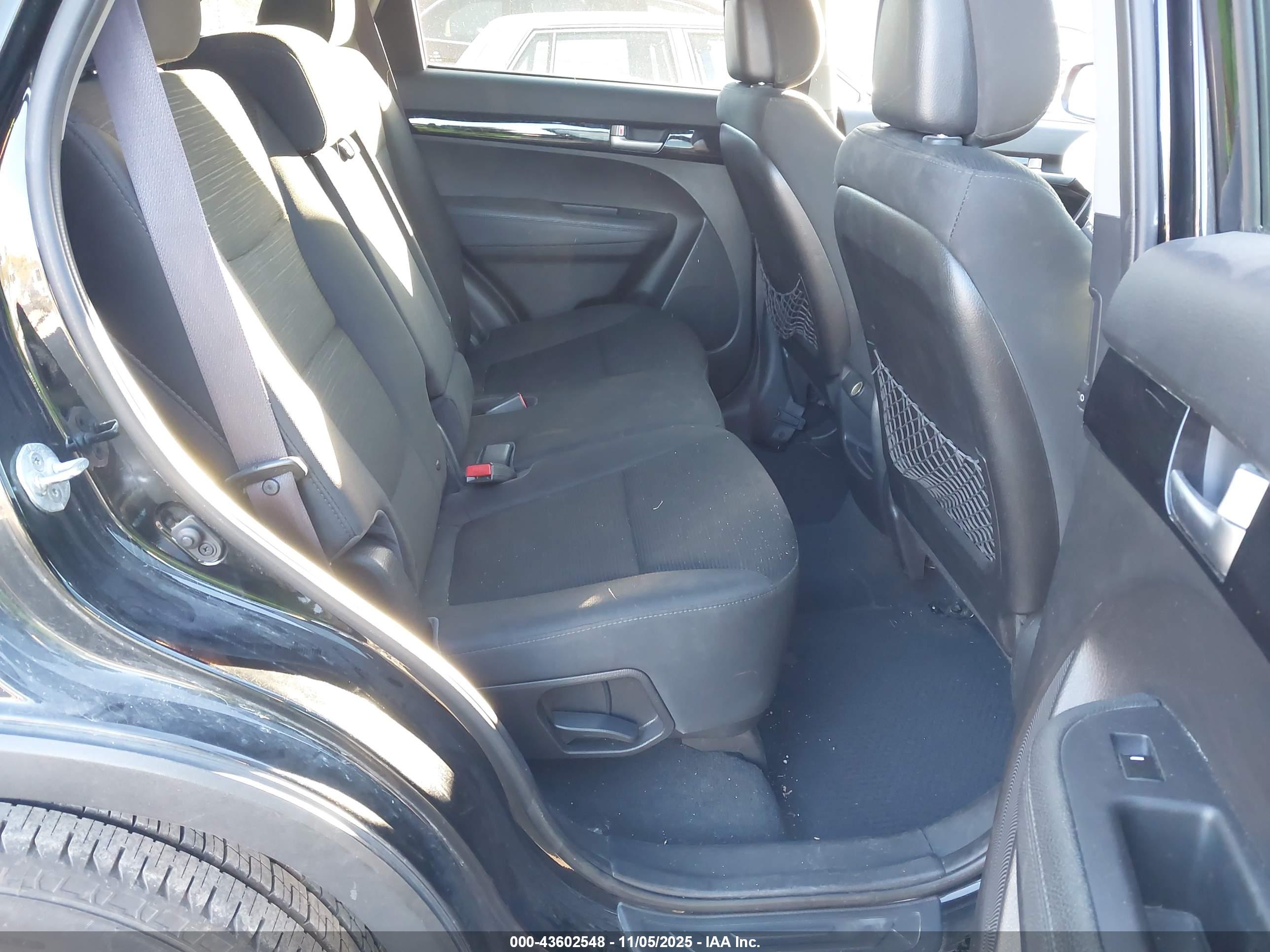 KIA SORENTO image 8