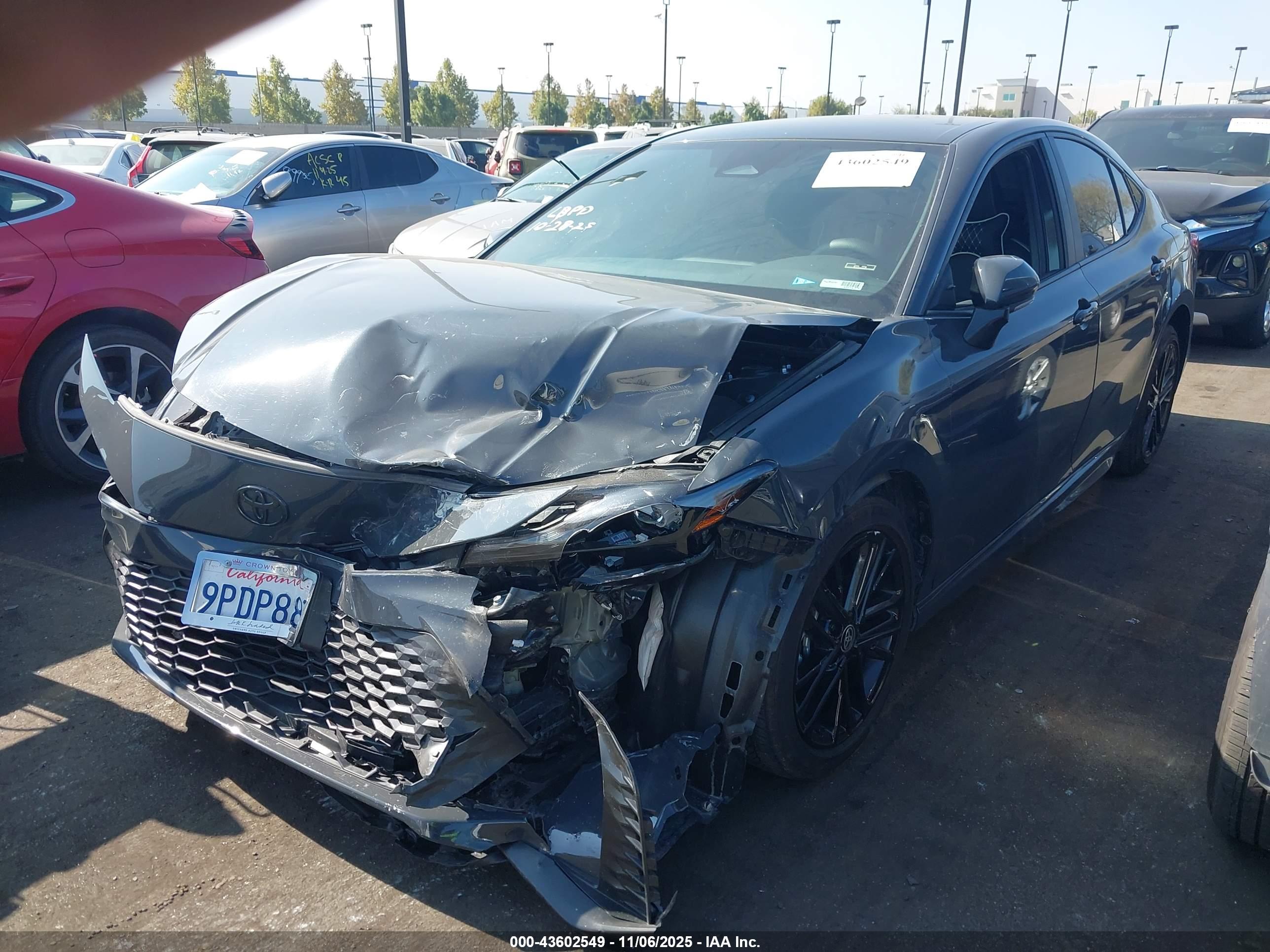 TOYOTA CAMRY image 2