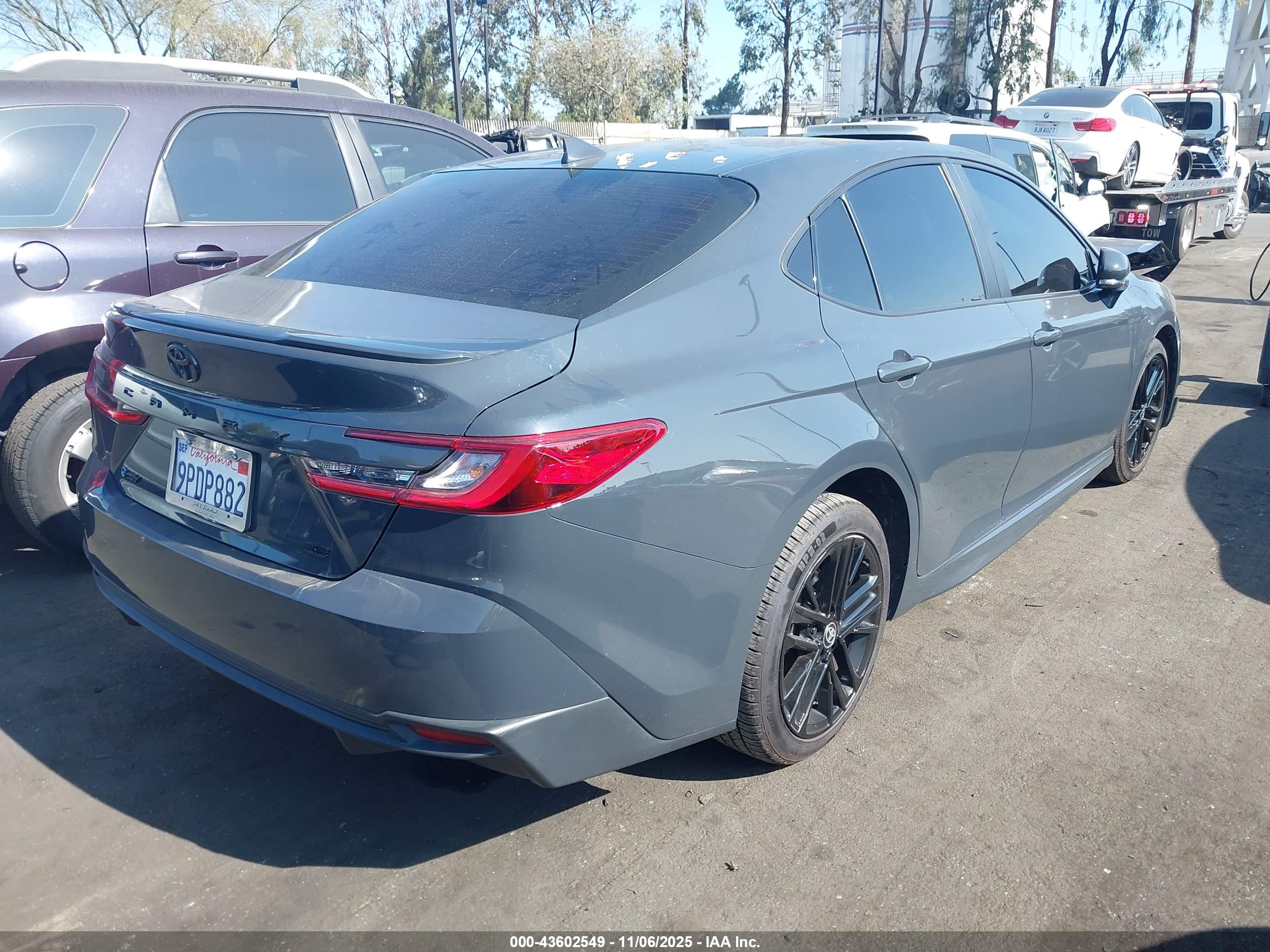 TOYOTA CAMRY image 4
