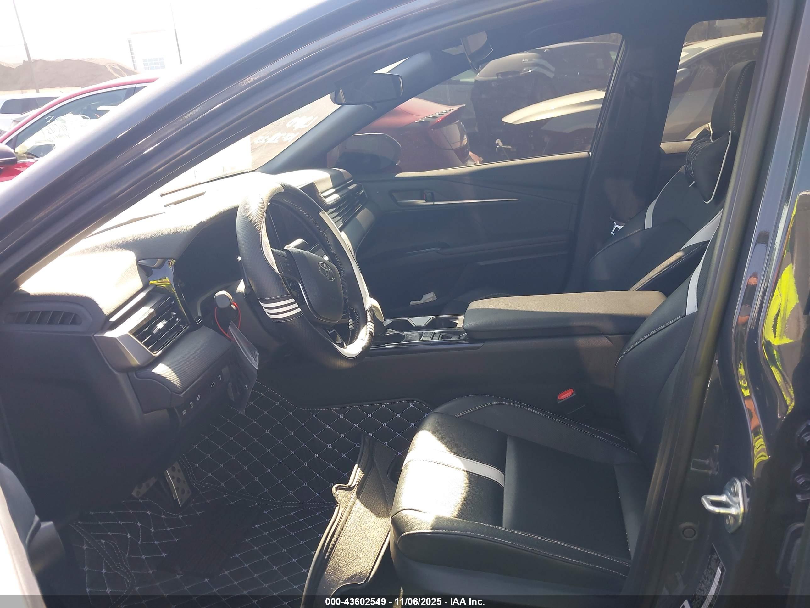 TOYOTA CAMRY image 5