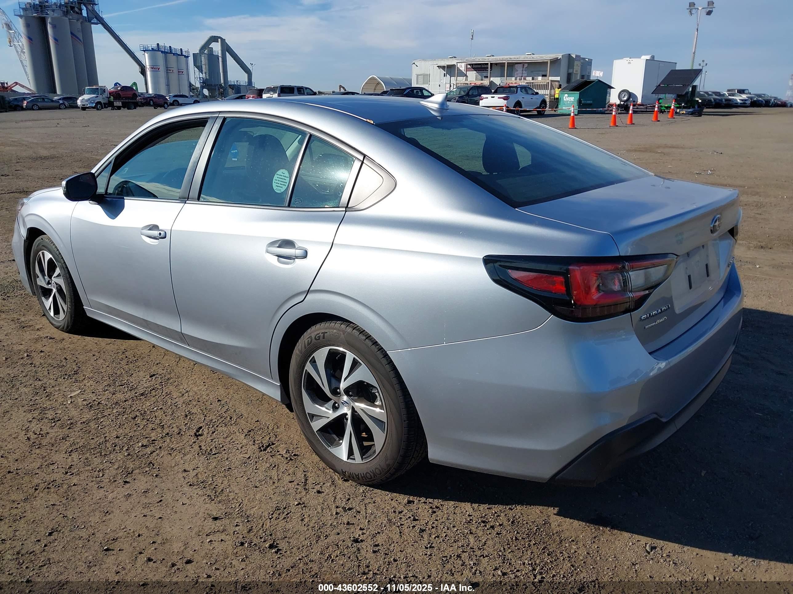 SUBARU LEGACY image 3