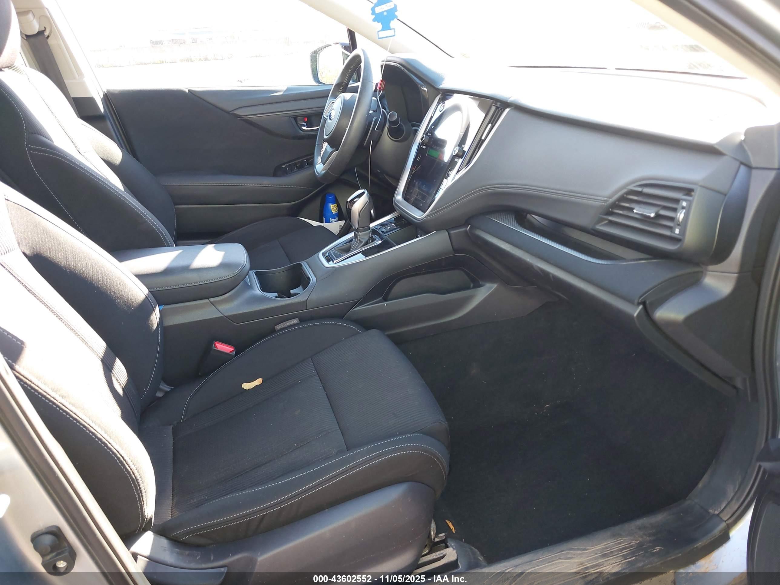 SUBARU LEGACY image 5