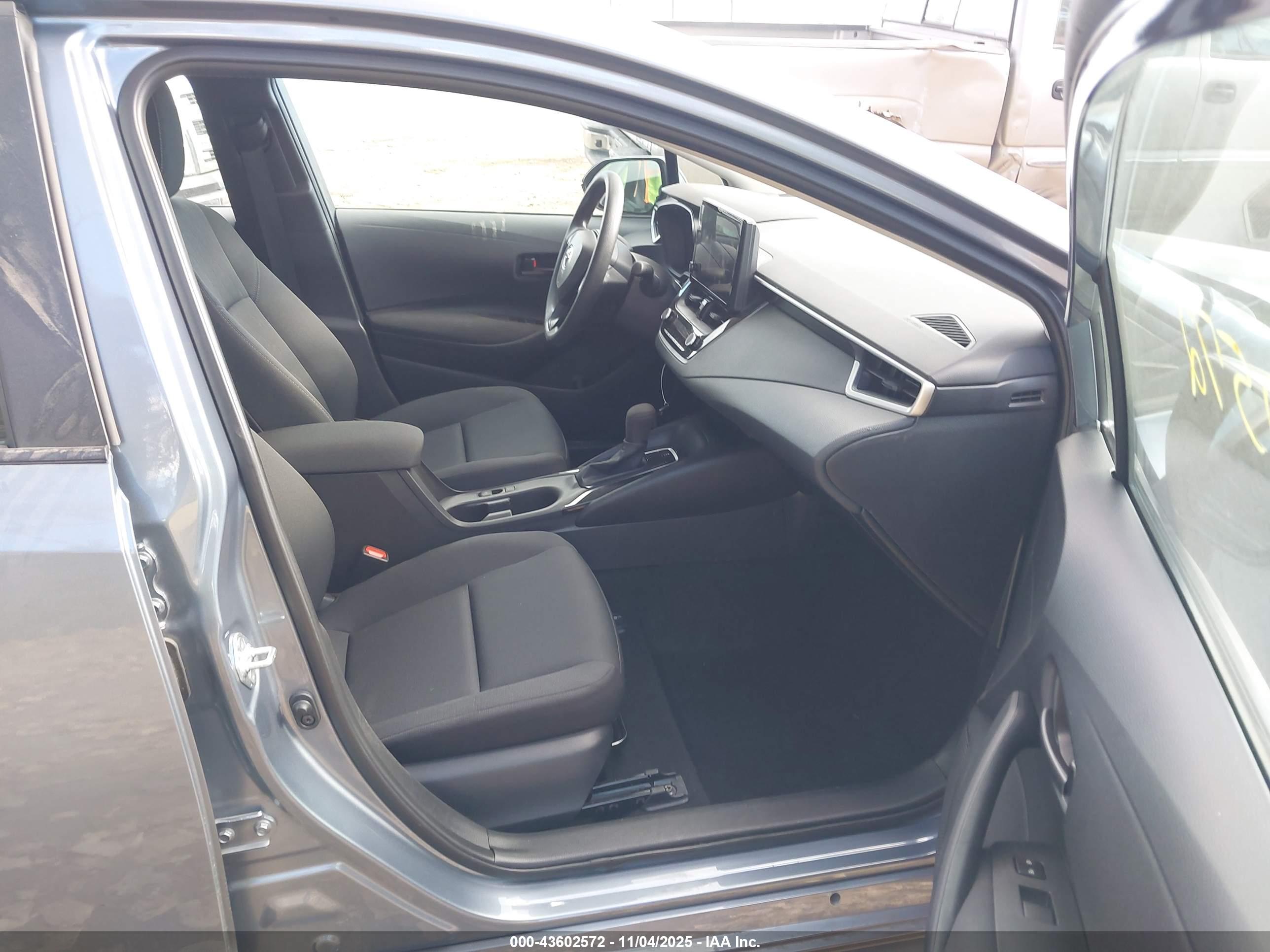 TOYOTA COROLLA image 5