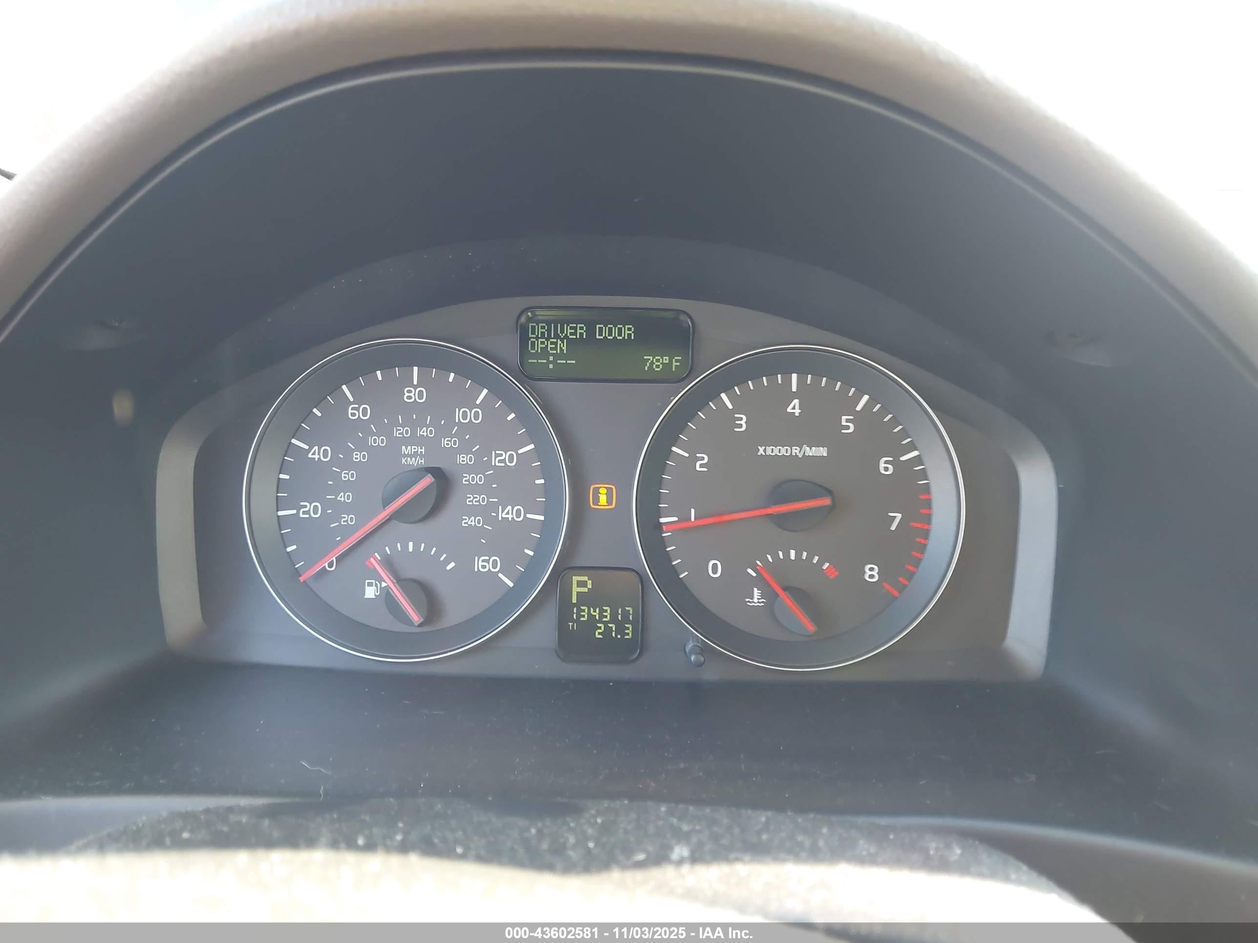 VOLVO S40 image 7