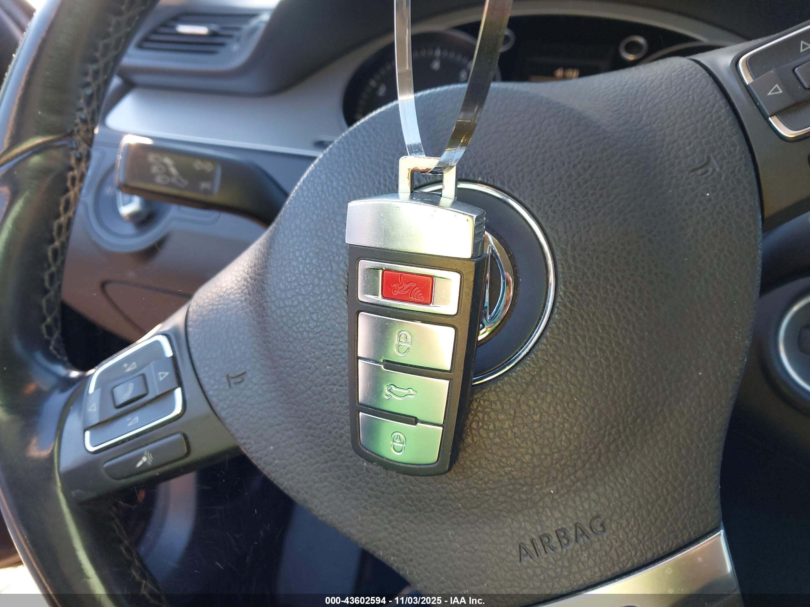 VOLKSWAGEN CC image 11