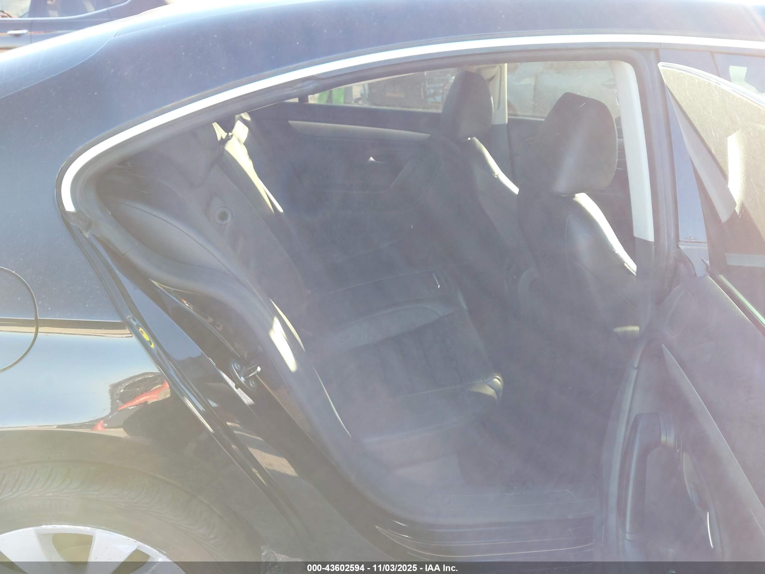 VOLKSWAGEN CC image 8