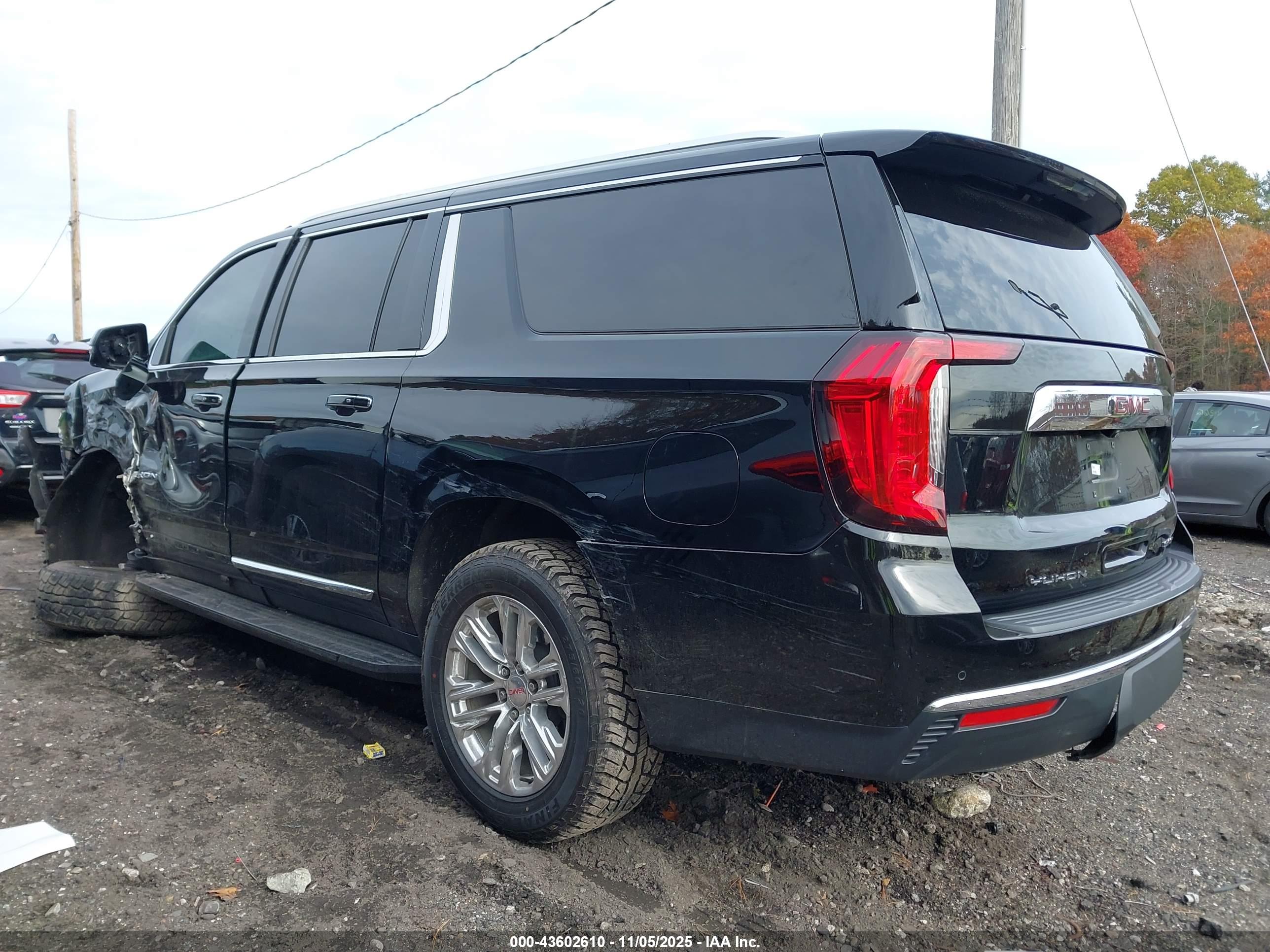 GMC YUKON image 3