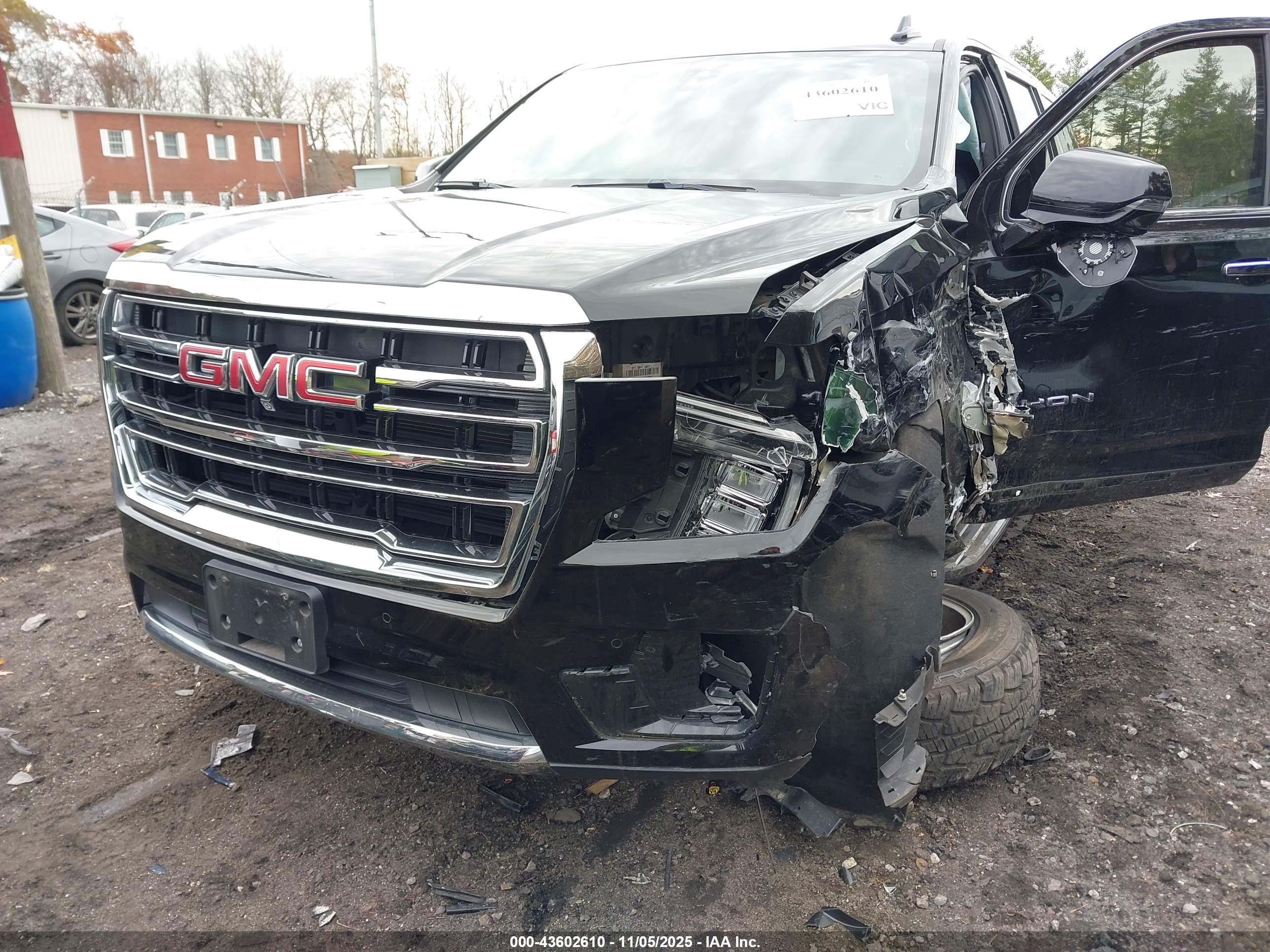 GMC YUKON image 6