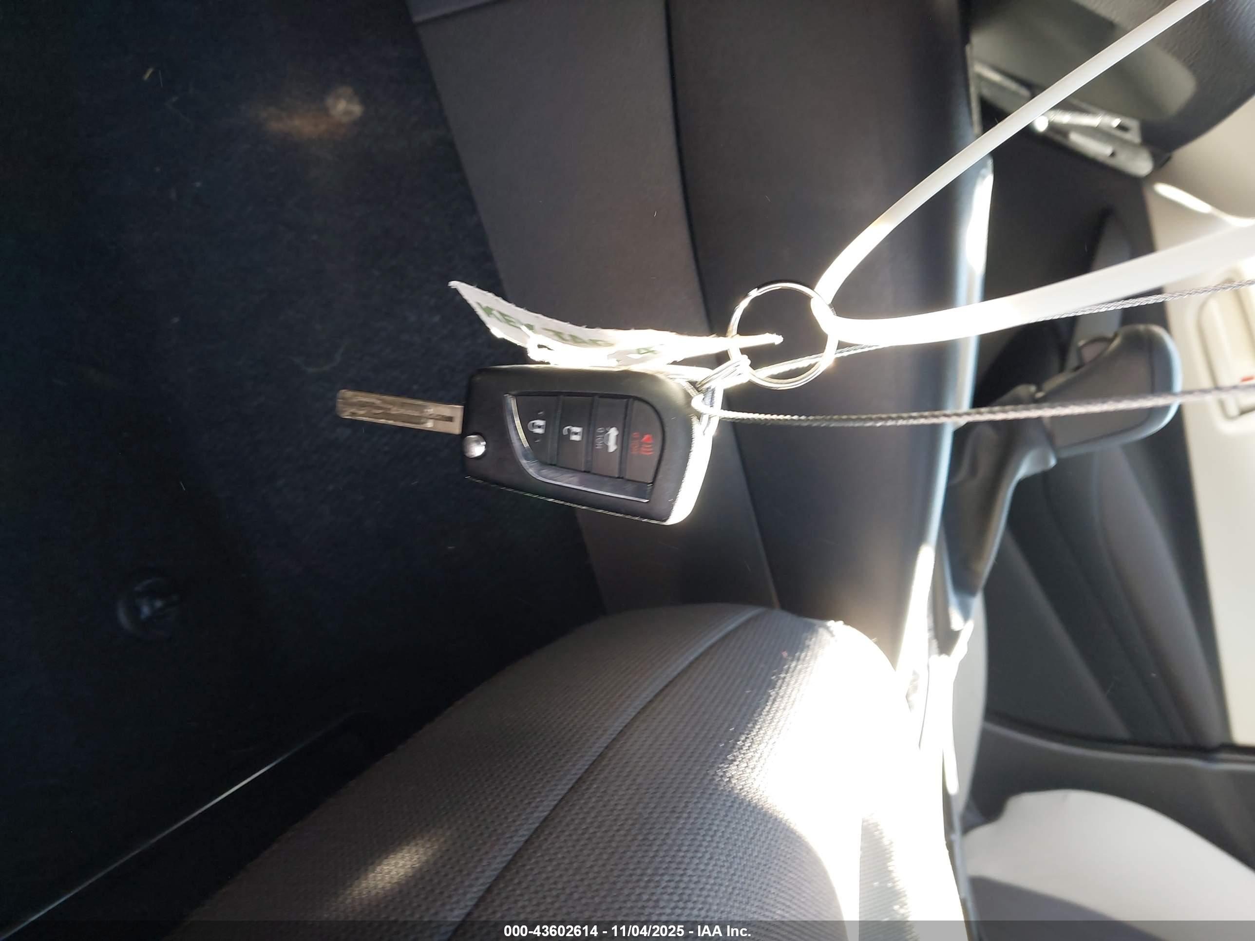 TOYOTA COROLLA image 11