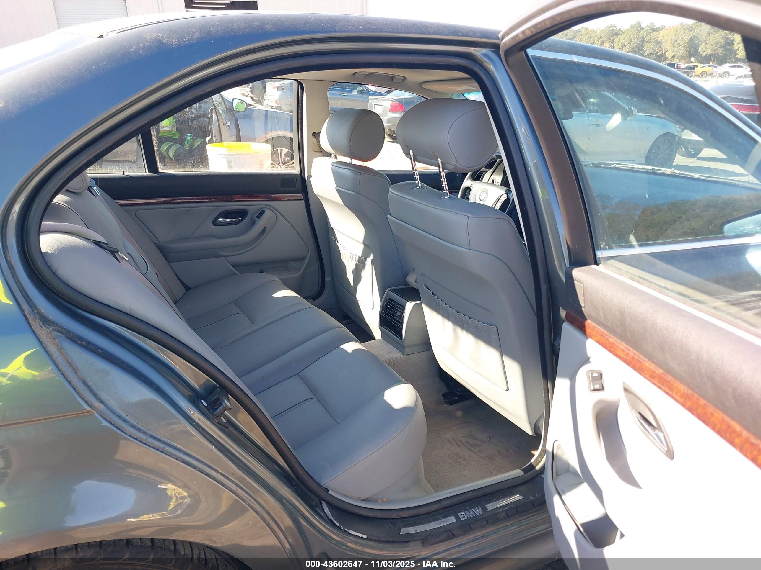 BMW 525IA image 8