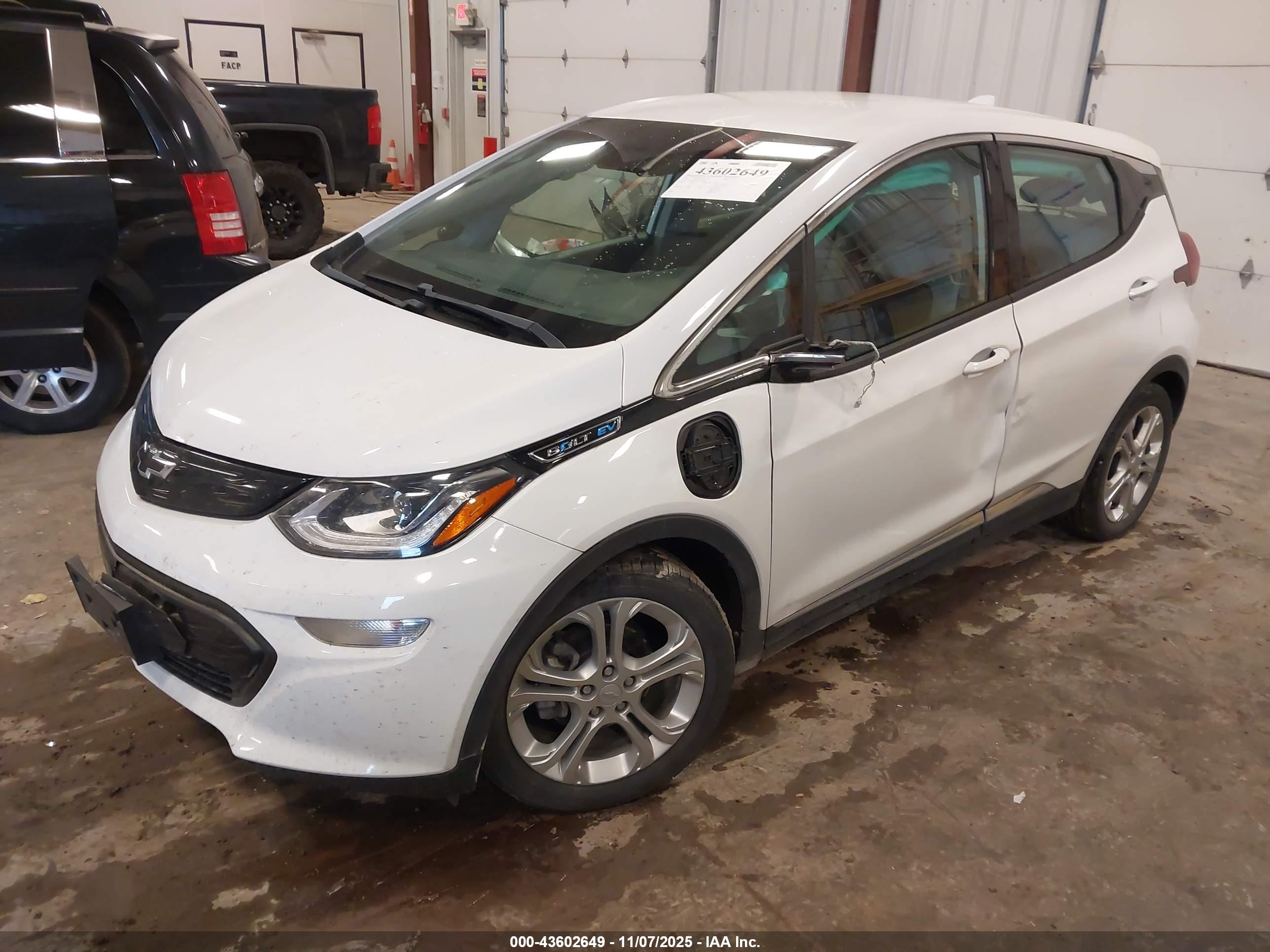 CHEVROLET BOLT image 2