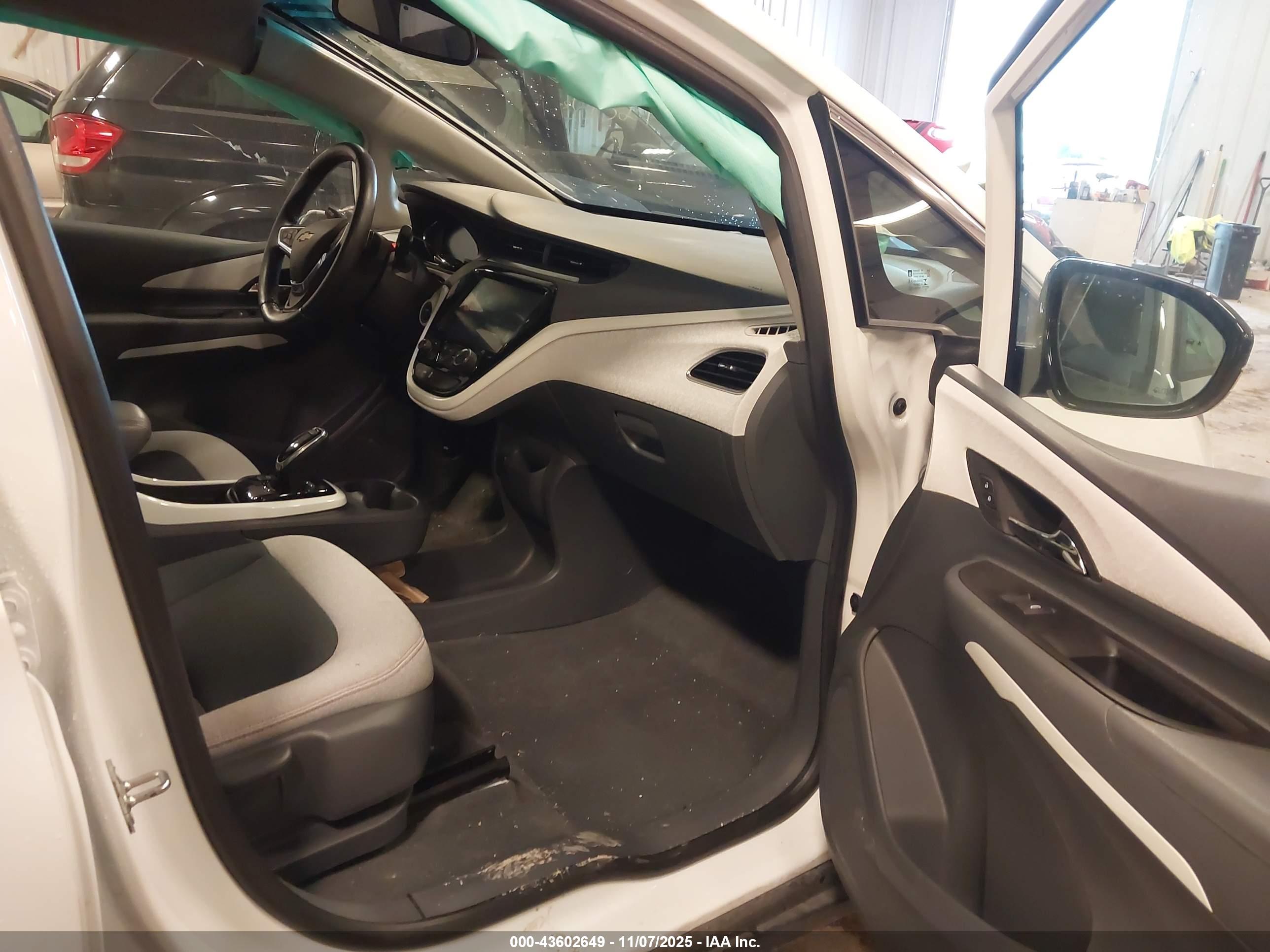 CHEVROLET BOLT image 5