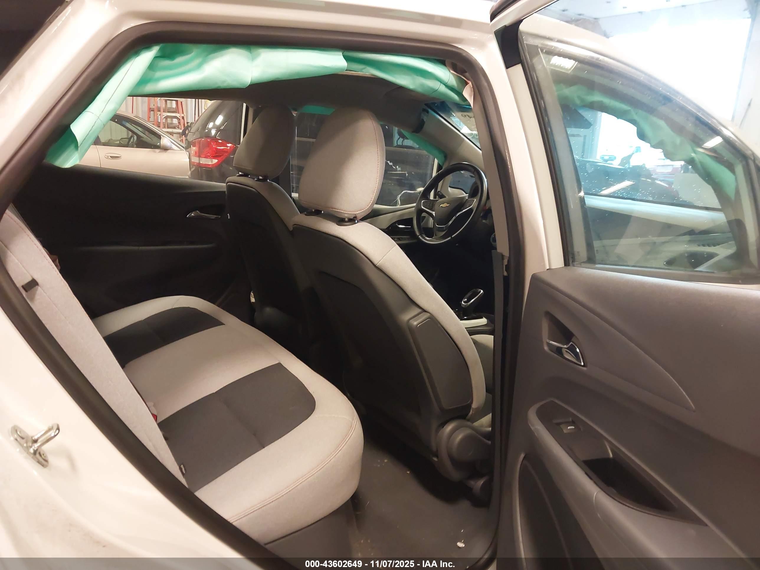 CHEVROLET BOLT image 8