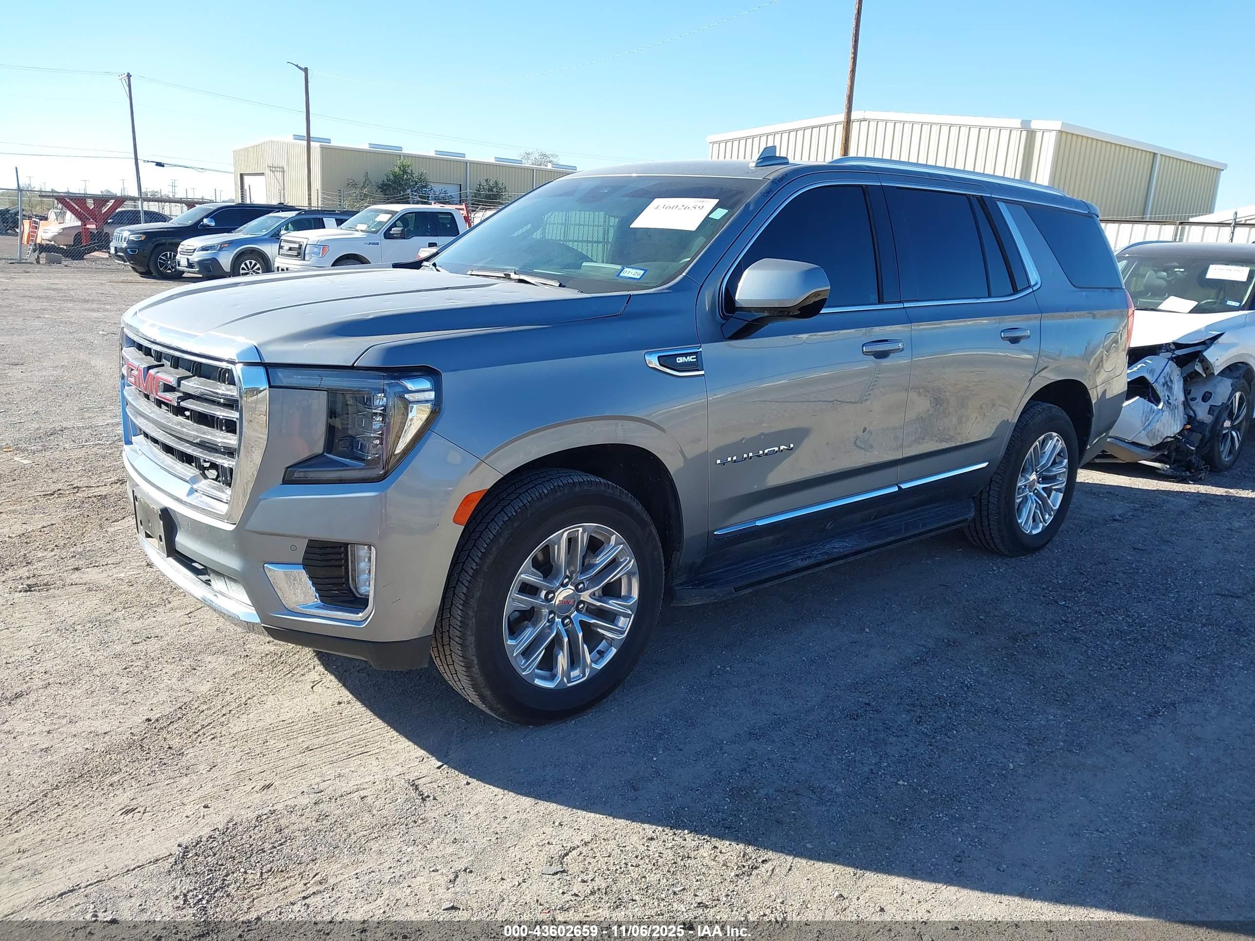 GMC YUKON image 2