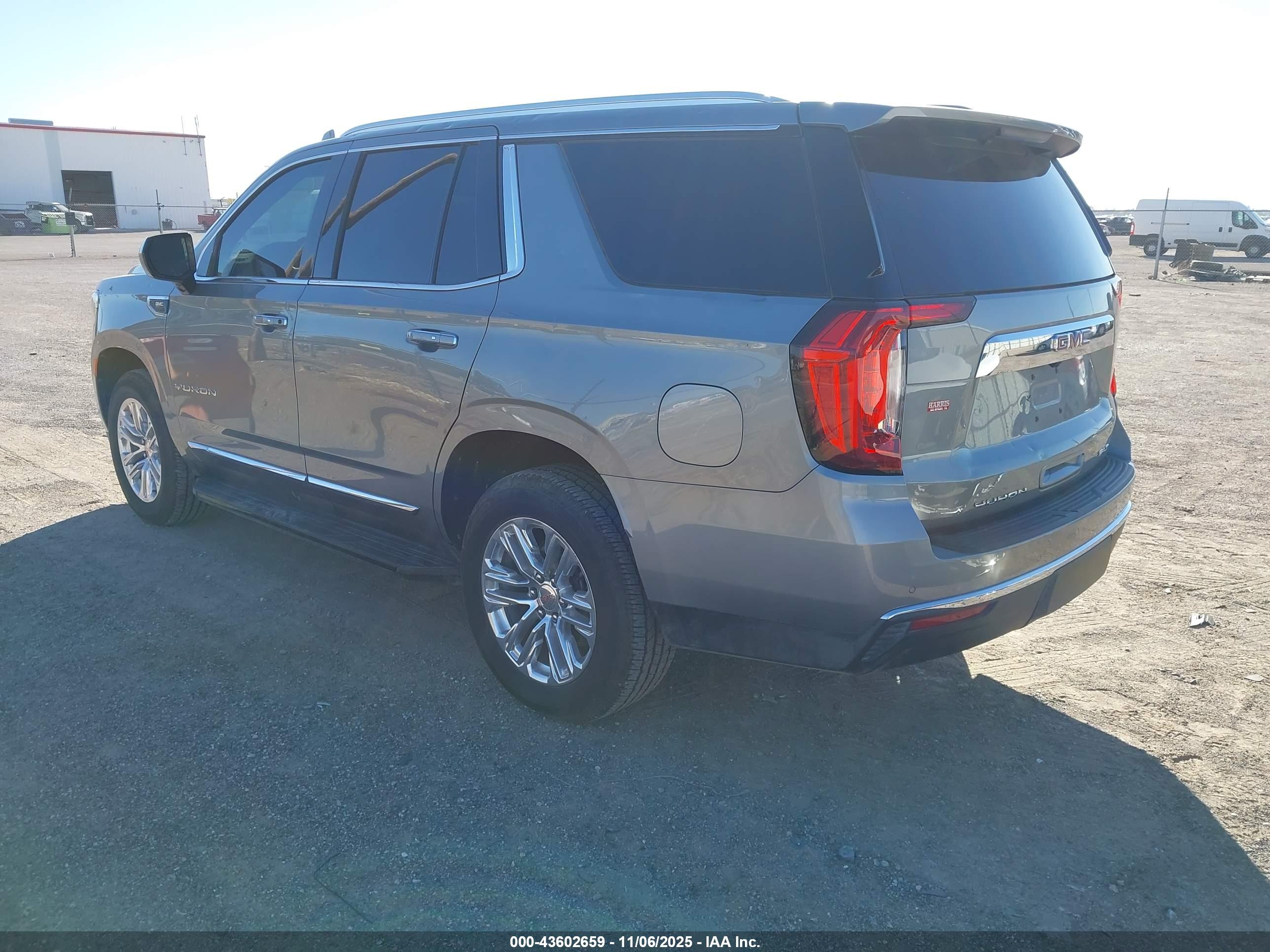 GMC YUKON image 3