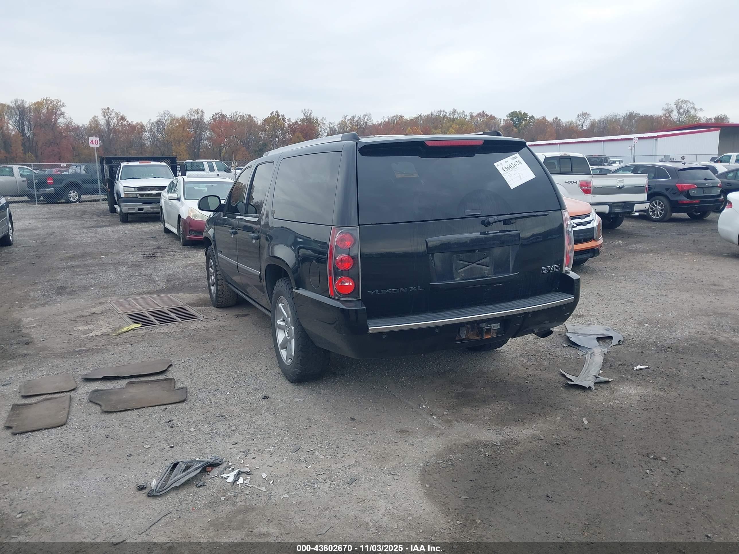 GMC YUKON image 3