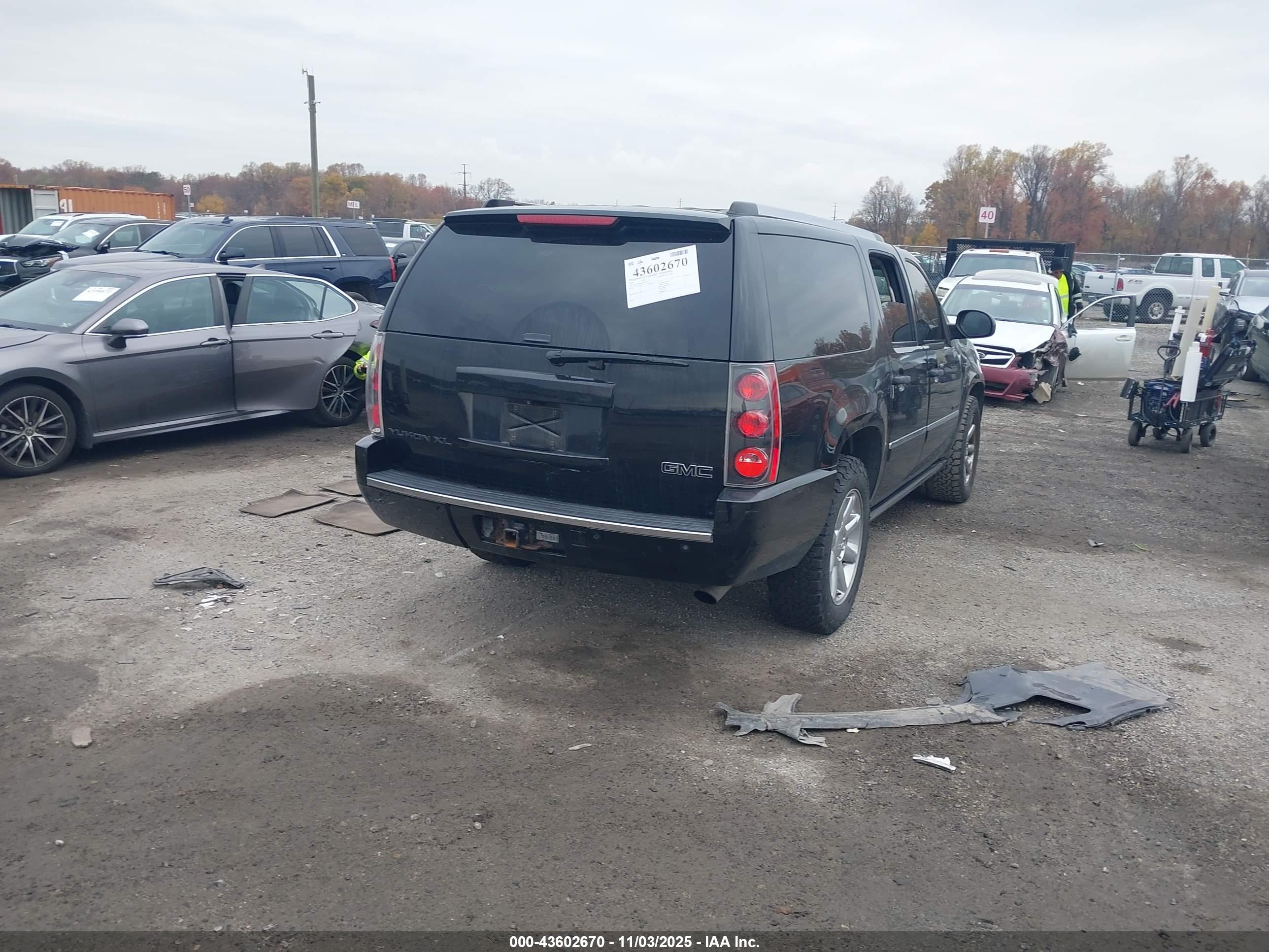 GMC YUKON image 4