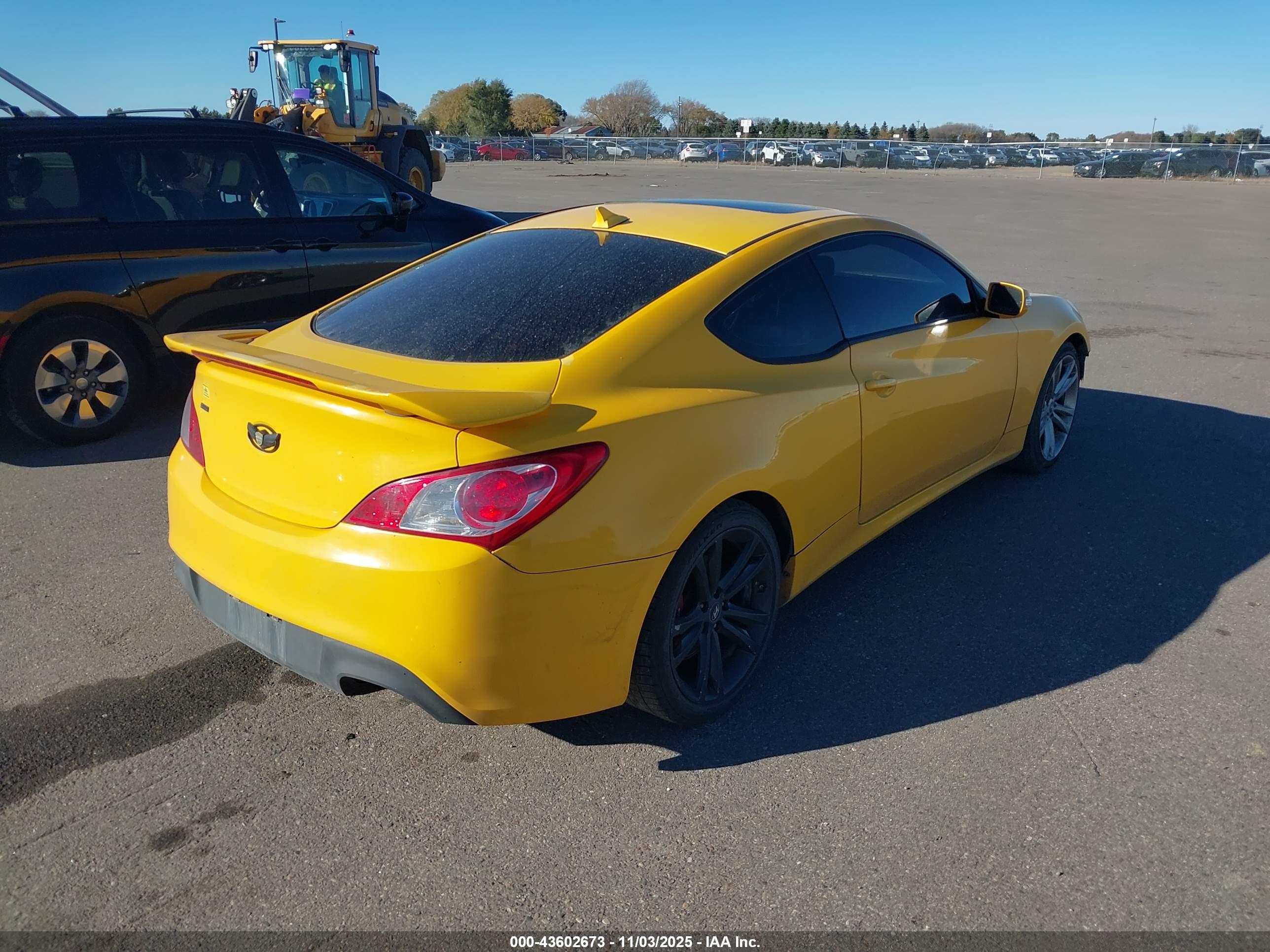 HYUNDAI GENESIS image 4